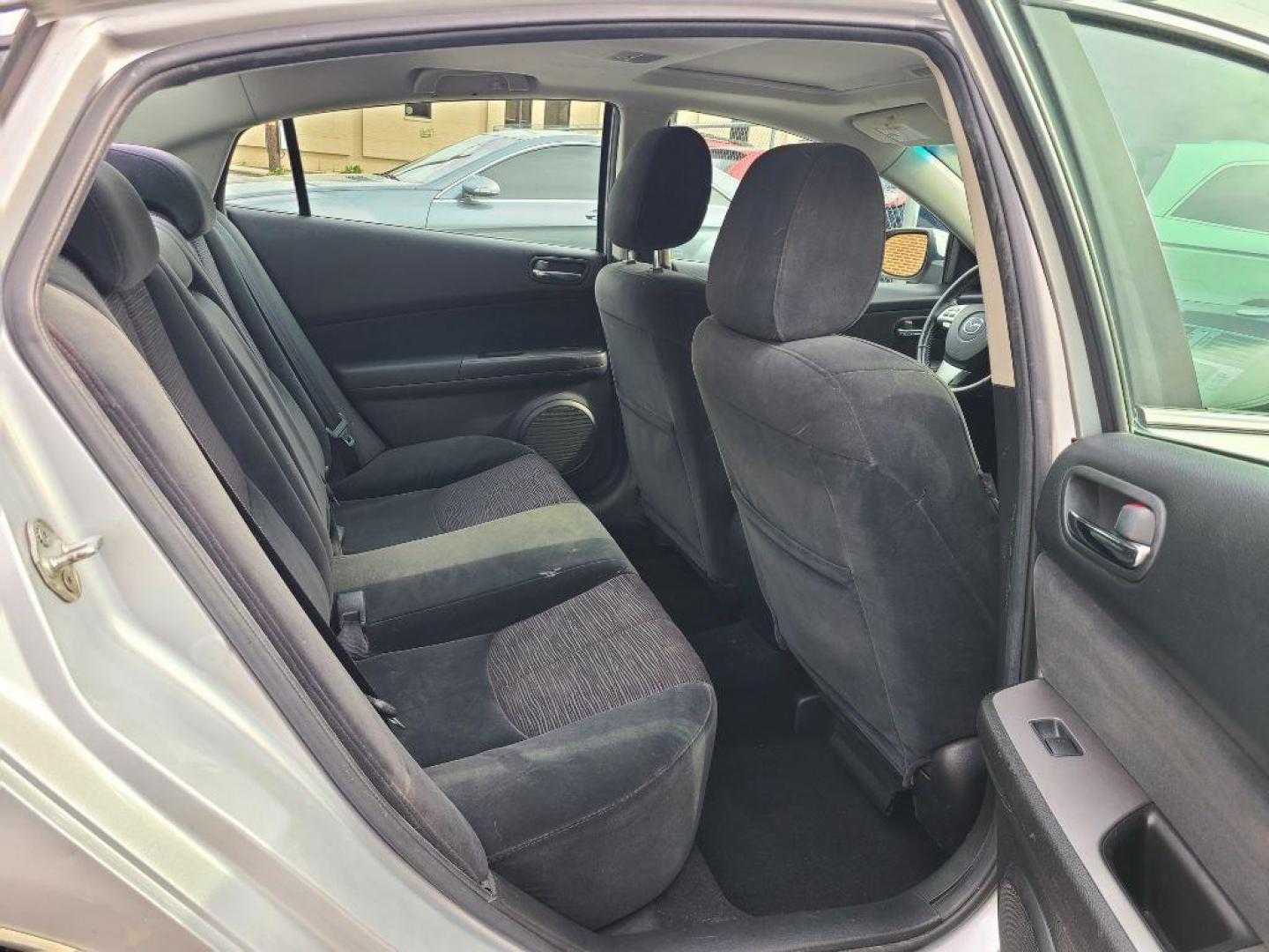 2010 SILVER MAZDA 6 I (1YVHZ8CH1A5) with an 2.5L engine, Automatic transmission, located at 117 North Cameron Street, Harrisburg, PA, 17101, (717) 963-8962, 40.267021, -76.875351 - WE FINANCE!!! Good Credit/ Bad Credit/ No Credit - ALL Trade-Ins Welcomed!!! ***Guaranteed Credit Approval*** APPLY ONLINE or CALL us TODAY ;) Internet Prices and Marketplace Prices are SPECIAL discounted ***CASH DEALS*** Retail Prices are higher. Please call us to discuss your cash and finan - Photo#9
