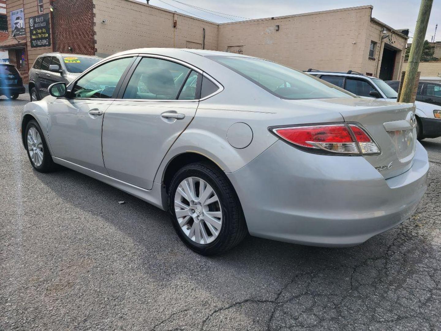 2010 SILVER MAZDA 6 I (1YVHZ8CH1A5) with an 2.5L engine, Automatic transmission, located at 117 North Cameron Street, Harrisburg, PA, 17101, (717) 963-8962, 40.267021, -76.875351 - WE FINANCE!!! Good Credit/ Bad Credit/ No Credit - ALL Trade-Ins Welcomed!!! ***Guaranteed Credit Approval*** APPLY ONLINE or CALL us TODAY ;) Internet Prices and Marketplace Prices are SPECIAL discounted ***CASH DEALS*** Retail Prices are higher. Please call us to discuss your cash and finan - Photo#3
