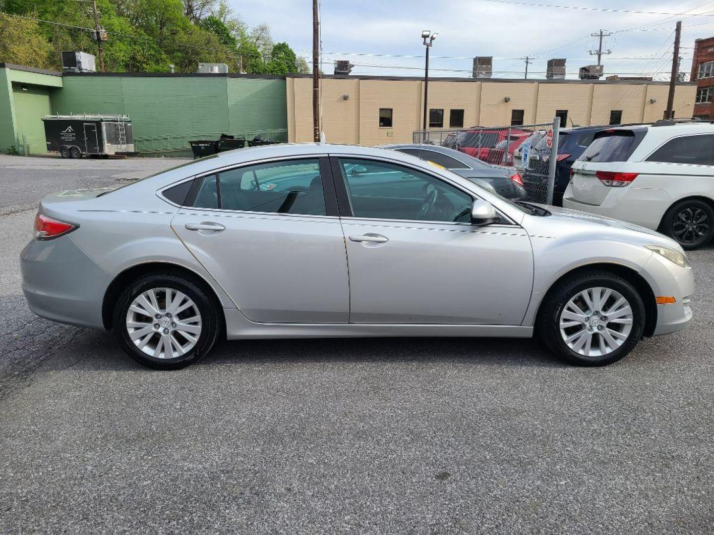 2010 SILVER MAZDA 6 I (1YVHZ8CH1A5) with an 2.5L engine, Automatic transmission, located at 117 North Cameron Street, Harrisburg, PA, 17101, (717) 963-8962, 40.267021, -76.875351 - WE FINANCE!!! Good Credit/ Bad Credit/ No Credit - ALL Trade-Ins Welcomed!!! ***Guaranteed Credit Approval*** APPLY ONLINE or CALL us TODAY ;) Internet Prices and Marketplace Prices are SPECIAL discounted ***CASH DEALS*** Retail Prices are higher. Please call us to discuss your cash and finan - Photo#7