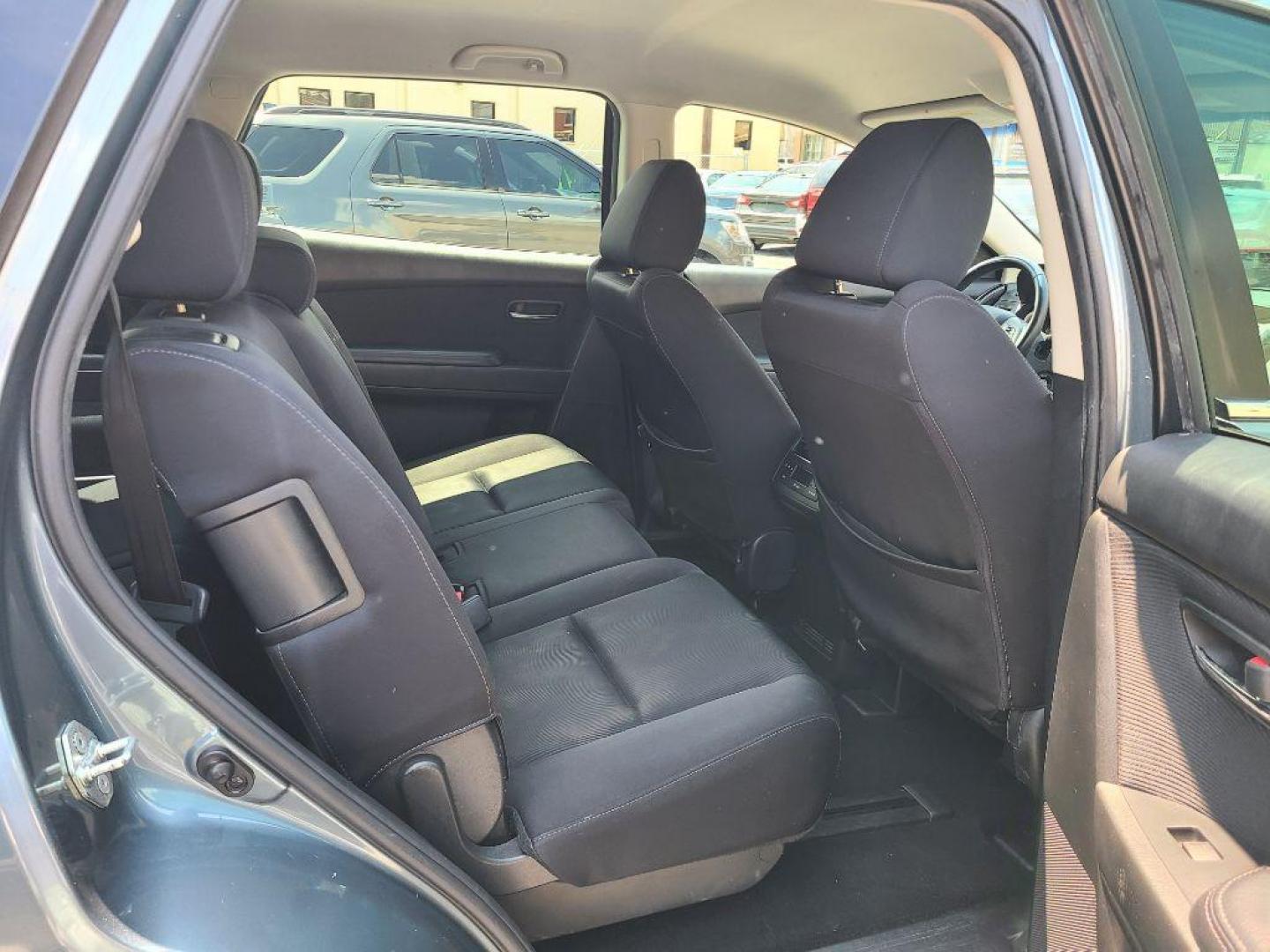 2010 GRAY MAZDA CX-9 SPORT (JM3TB3MA2A0) with an 3.7L engine, Automatic transmission, located at 117 North Cameron Street, Harrisburg, PA, 17101, (717) 963-8962, 40.267021, -76.875351 - WE FINANCE!!! Good Credit/ Bad Credit/ No Credit - ALL Trade-Ins Welcomed!!! ***Guaranteed Credit Approval*** APPLY ONLINE or CALL us TODAY ;) Internet Prices and Marketplace Prices are SPECIAL discounted ***CASH DEALS*** Retail Prices are higher. Please call us to discuss your cash and finan - Photo#9