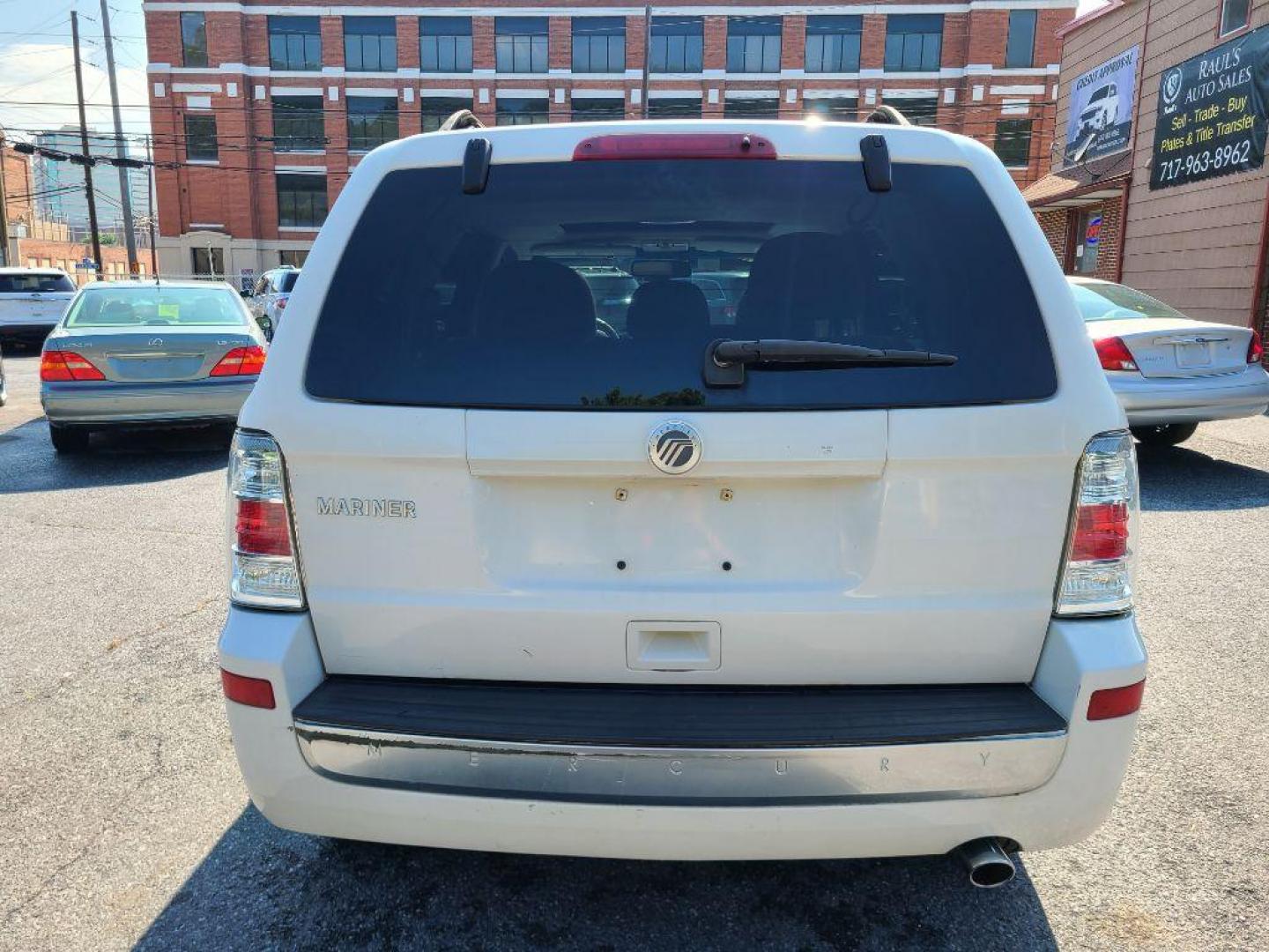 2010 WHITE MERCURY MARINER SUV (4M2CN8B7XAK) with an 2.5L engine, Automatic transmission, located at 117 North Cameron Street, Harrisburg, PA, 17101, (717) 963-8962, 40.267021, -76.875351 - WE FINANCE!!! Good Credit/ Bad Credit/ No Credit - ALL Trade-Ins Welcomed!!! ***Guaranteed Credit Approval*** APPLY ONLINE or CALL us TODAY ;) Internet Prices and Marketplace Prices are SPECIAL discounted ***CASH DEALS*** Retail Prices are higher. Please call us to discuss your cash and finan - Photo#3