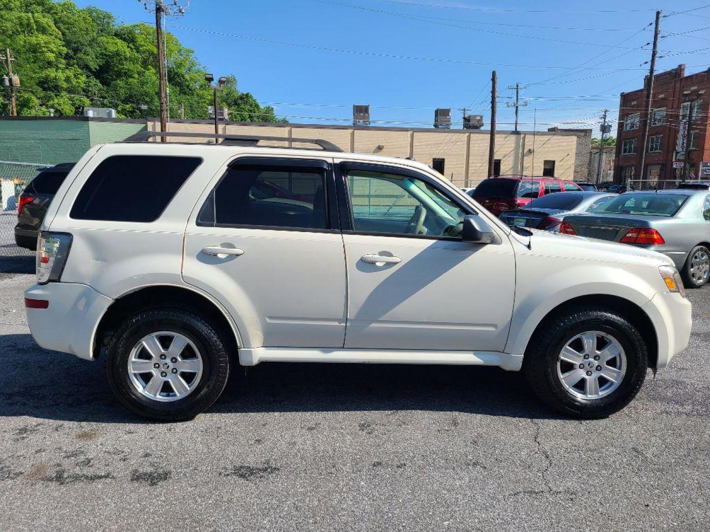 2010 WHITE MERCURY MARINER SUV (4M2CN8B7XAK) with an 2.5L engine, Automatic transmission, located at 117 North Cameron Street, Harrisburg, PA, 17101, (717) 963-8962, 40.267021, -76.875351 - WE FINANCE!!! Good Credit/ Bad Credit/ No Credit - ALL Trade-Ins Welcomed!!! ***Guaranteed Credit Approval*** APPLY ONLINE or CALL us TODAY ;) Internet Prices and Marketplace Prices are SPECIAL discounted ***CASH DEALS*** Retail Prices are higher. Please call us to discuss your cash and finan - Photo#5