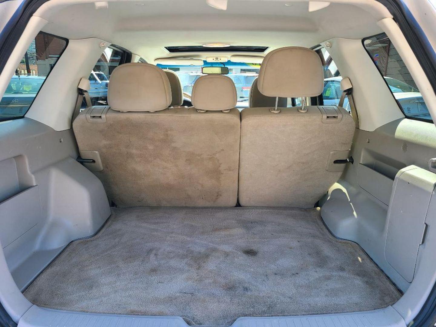 2010 WHITE MERCURY MARINER SUV (4M2CN8B7XAK) with an 2.5L engine, Automatic transmission, located at 117 North Cameron Street, Harrisburg, PA, 17101, (717) 963-8962, 40.267021, -76.875351 - WE FINANCE!!! Good Credit/ Bad Credit/ No Credit - ALL Trade-Ins Welcomed!!! ***Guaranteed Credit Approval*** APPLY ONLINE or CALL us TODAY ;) Internet Prices and Marketplace Prices are SPECIAL discounted ***CASH DEALS*** Retail Prices are higher. Please call us to discuss your cash and finan - Photo#11