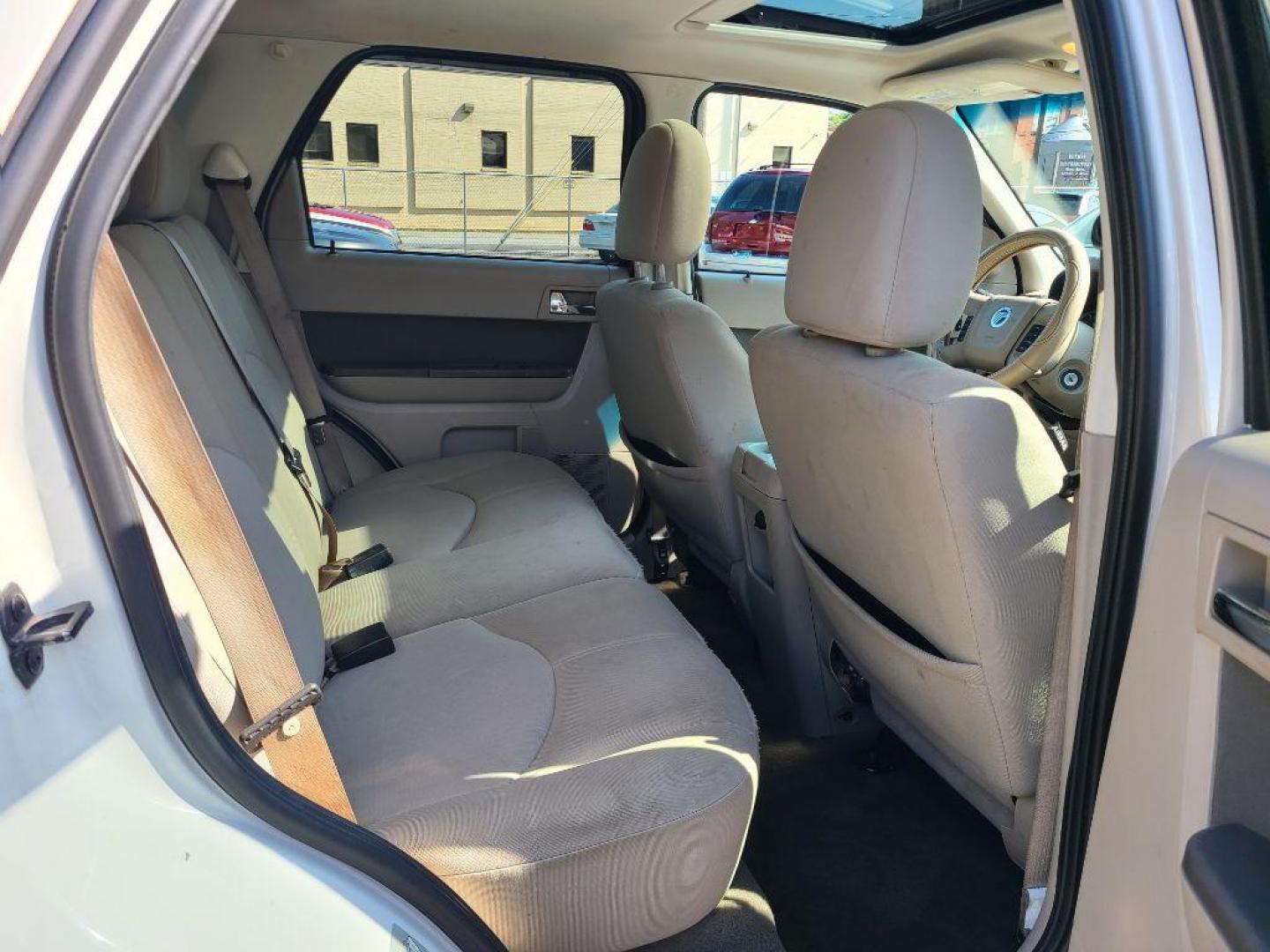 2010 WHITE MERCURY MARINER SUV (4M2CN8B7XAK) with an 2.5L engine, Automatic transmission, located at 117 North Cameron Street, Harrisburg, PA, 17101, (717) 963-8962, 40.267021, -76.875351 - WE FINANCE!!! Good Credit/ Bad Credit/ No Credit - ALL Trade-Ins Welcomed!!! ***Guaranteed Credit Approval*** APPLY ONLINE or CALL us TODAY ;) Internet Prices and Marketplace Prices are SPECIAL discounted ***CASH DEALS*** Retail Prices are higher. Please call us to discuss your cash and finan - Photo#12
