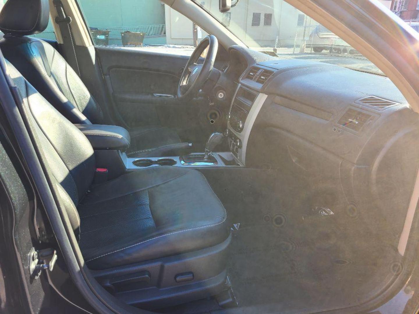 2010 BLACK MERCURY MILAN PREMIER (3MEHM0JA3AR) with an 2.5L engine, Automatic transmission, located at 117 North Cameron Street, Harrisburg, PA, 17101, (717) 963-8962, 40.267021, -76.875351 - WE FINANCE!!! Good Credit/ Bad Credit/ No Credit - ALL Trade-Ins Welcomed!!! ***Guaranteed Credit Approval*** APPLY ONLINE or CALL us TODAY ;) Internet Prices and Marketplace Prices are SPECIAL discounted ***CASH DEALS*** Retail Prices are higher. Please call us to discuss your cash and finan - Photo#11