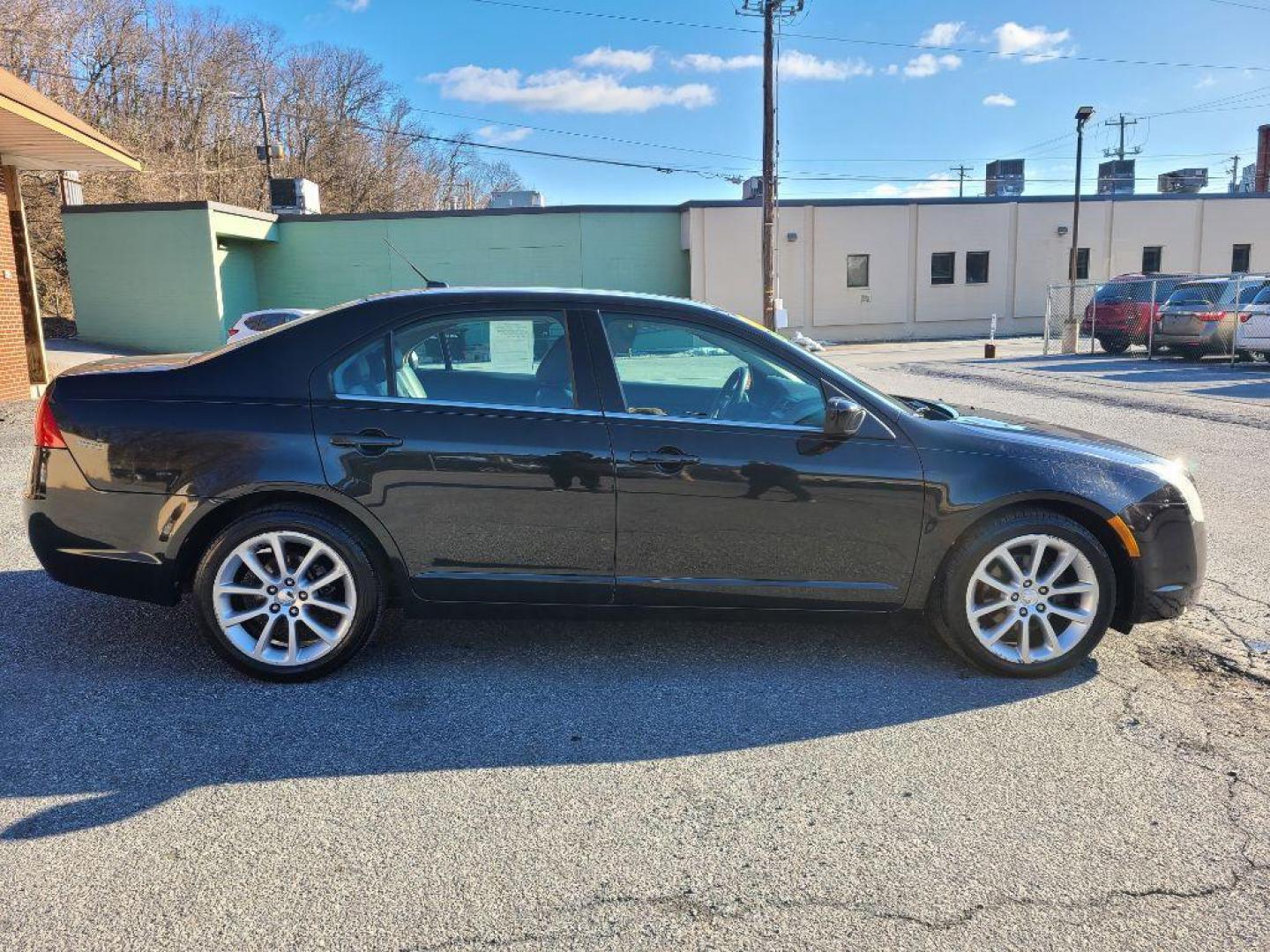 2010 BLACK MERCURY MILAN PREMIER (3MEHM0JA3AR) with an 2.5L engine, Automatic transmission, located at 117 North Cameron Street, Harrisburg, PA, 17101, (717) 963-8962, 40.267021, -76.875351 - WE FINANCE!!! Good Credit/ Bad Credit/ No Credit - ALL Trade-Ins Welcomed!!! ***Guaranteed Credit Approval*** APPLY ONLINE or CALL us TODAY ;) Internet Prices and Marketplace Prices are SPECIAL discounted ***CASH DEALS*** Retail Prices are higher. Please call us to discuss your cash and finan - Photo#4