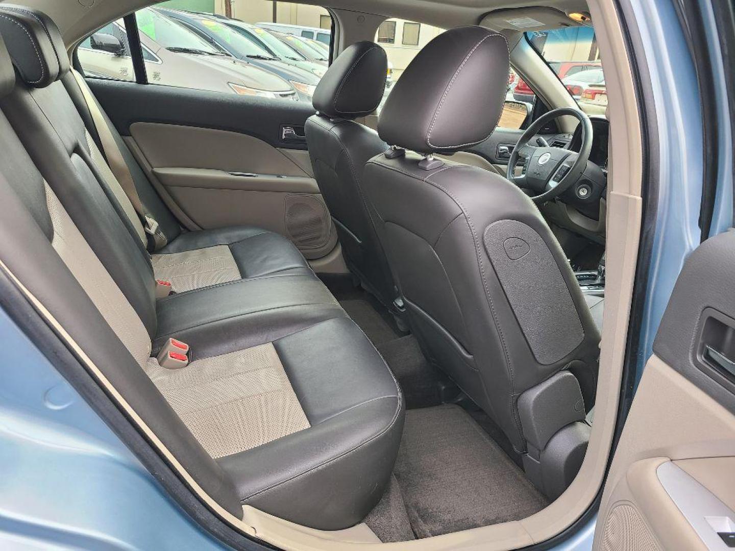 2010 BLUE MERCURY MILAN HYBRID (3MEDM0L39AR) with an 2.5L engine, Continuously Variable transmission, located at 117 North Cameron Street, Harrisburg, PA, 17101, (717) 963-8962, 40.267021, -76.875351 - WE FINANCE!!! Good Credit/ Bad Credit/ No Credit - ALL Trade-Ins Welcomed!!! ***Guaranteed Credit Approval*** APPLY ONLINE or CALL us TODAY ;) Internet Prices and Marketplace Prices are SPECIAL discounted ***CASH DEALS*** Retail Prices are higher. Please call us to discuss your cash and finan - Photo#11