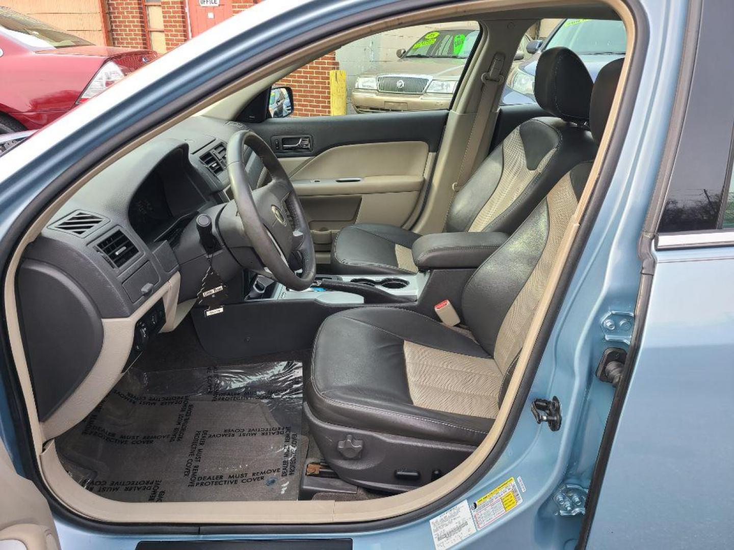 2010 BLUE MERCURY MILAN HYBRID (3MEDM0L39AR) with an 2.5L engine, Continuously Variable transmission, located at 117 North Cameron Street, Harrisburg, PA, 17101, (717) 963-8962, 40.267021, -76.875351 - WE FINANCE!!! Good Credit/ Bad Credit/ No Credit - ALL Trade-Ins Welcomed!!! ***Guaranteed Credit Approval*** APPLY ONLINE or CALL us TODAY ;) Internet Prices and Marketplace Prices are SPECIAL discounted ***CASH DEALS*** Retail Prices are higher. Please call us to discuss your cash and finan - Photo#13