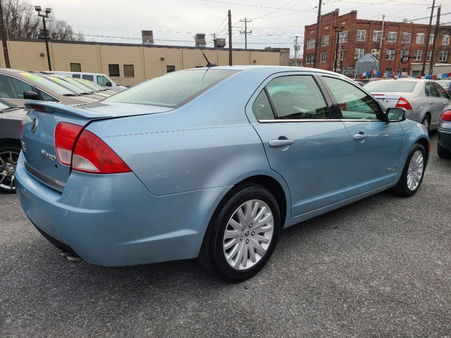 2010 BLUE MERCURY MILAN HYBRID (3MEDM0L39AR) with an 2.5L engine, Continuously Variable transmission, located at 117 North Cameron Street, Harrisburg, PA, 17101, (717) 963-8962, 40.267021, -76.875351 - WE FINANCE!!! Good Credit/ Bad Credit/ No Credit - ALL Trade-Ins Welcomed!!! ***Guaranteed Credit Approval*** APPLY ONLINE or CALL us TODAY ;) Internet Prices and Marketplace Prices are SPECIAL discounted ***CASH DEALS*** Retail Prices are higher. Please call us to discuss your cash and finan - Photo#4