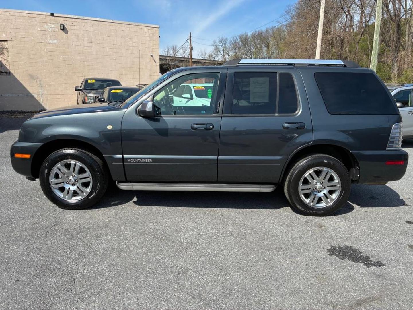 2010 GRAY MERCURY MOUNTAINEER PREMIER (4M2EN4JE6AU) with an 4.0L engine, Automatic transmission, located at 117 North Cameron Street, Harrisburg, PA, 17101, (717) 963-8962, 40.267021, -76.875351 - WE FINANCE!!! Good Credit/ Challenged Credit/ No Credit - ALL Trade-Ins Welcomed!!! APPLY ONLINE or CALL us TODAY ;) Please call us to discuss your cash and/or financing options. - Photo#1
