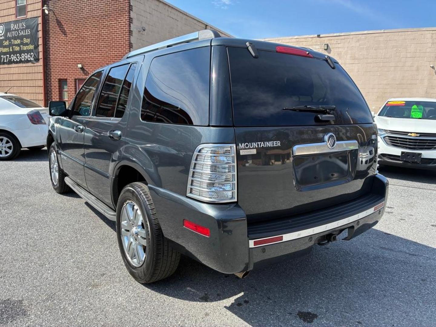 2010 GRAY MERCURY MOUNTAINEER PREMIER (4M2EN4JE6AU) with an 4.0L engine, Automatic transmission, located at 117 North Cameron Street, Harrisburg, PA, 17101, (717) 963-8962, 40.267021, -76.875351 - WE FINANCE!!! Good Credit/ Challenged Credit/ No Credit - ALL Trade-Ins Welcomed!!! APPLY ONLINE or CALL us TODAY ;) Please call us to discuss your cash and/or financing options. - Photo#2