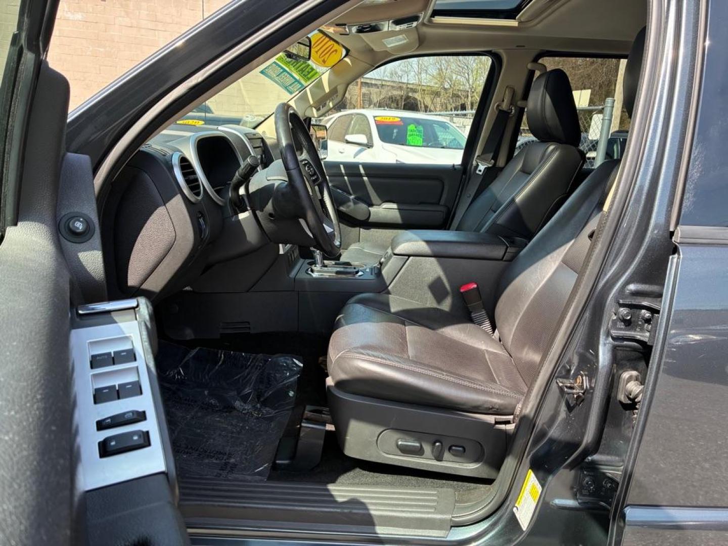 2010 GRAY MERCURY MOUNTAINEER PREMIER (4M2EN4JE6AU) with an 4.0L engine, Automatic transmission, located at 117 North Cameron Street, Harrisburg, PA, 17101, (717) 963-8962, 40.267021, -76.875351 - WE FINANCE!!! Good Credit/ Challenged Credit/ No Credit - ALL Trade-Ins Welcomed!!! APPLY ONLINE or CALL us TODAY ;) Please call us to discuss your cash and/or financing options. - Photo#13