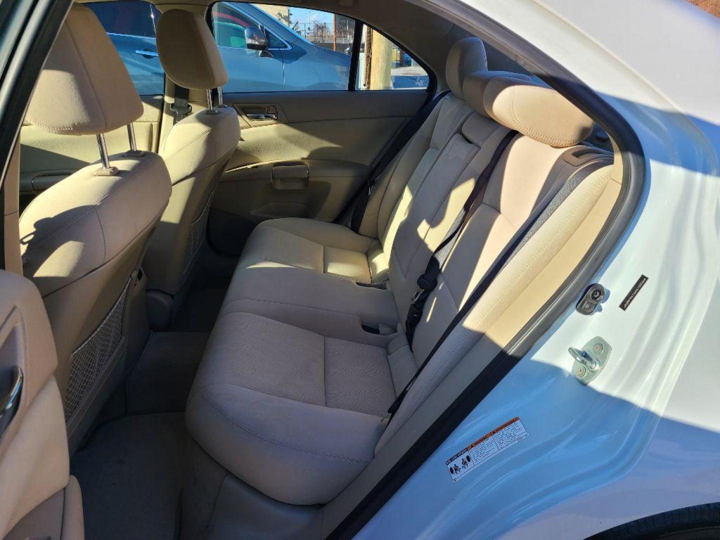 2010 WHITE SUZUKI KIZASHI S (JS2RF9A16A6) with an 2.4L engine, Continuously Variable transmission, located at 117 North Cameron Street, Harrisburg, PA, 17101, (717) 963-8962, 40.267021, -76.875351 - WE FINANCE!!! Good Credit/ Bad Credit/ No Credit - ALL Trade-Ins Welcomed!!! ***Guaranteed Credit Approval*** APPLY ONLINE or CALL us TODAY ;) Internet Prices and Marketplace Prices are SPECIAL discounted ***CASH DEALS*** Retail Prices are higher. Please call us to discuss your cash and finan - Photo#12