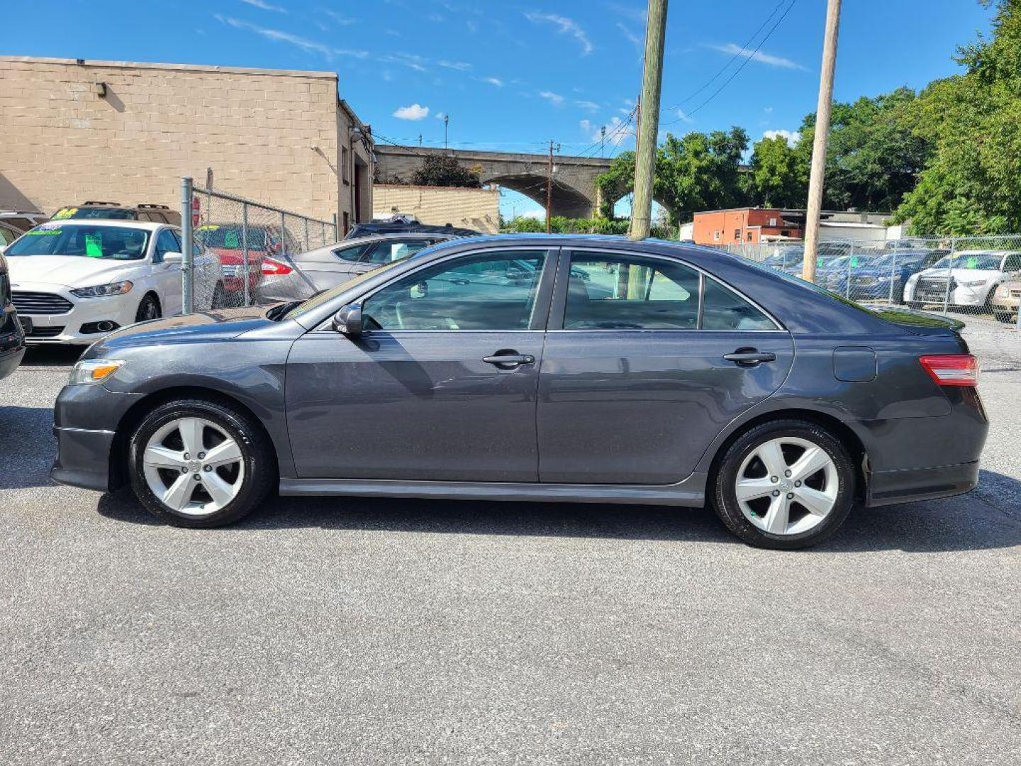 2010 GRAY TOYOTA CAMRY BASE (4T1BF3EK2AU) with an 2.5L engine, Automatic transmission, located at 117 North Cameron Street, Harrisburg, PA, 17101, (717) 963-8962, 40.267021, -76.875351 - WE FINANCE!!! Good Credit/ Bad Credit/ No Credit - ALL Trade-Ins Welcomed!!! ***Guaranteed Credit Approval*** APPLY ONLINE or CALL us TODAY ;) Internet Prices and Marketplace Prices are SPECIAL discounted ***CASH DEALS*** Retail Prices are higher. Please call us to discuss your cash and finan - Photo#1