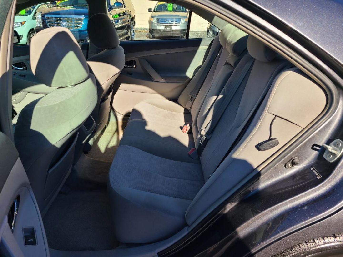 2010 GRAY TOYOTA CAMRY BASE (4T1BF3EK2AU) with an 2.5L engine, Automatic transmission, located at 117 North Cameron Street, Harrisburg, PA, 17101, (717) 963-8962, 40.267021, -76.875351 - WE FINANCE!!! Good Credit/ Bad Credit/ No Credit - ALL Trade-Ins Welcomed!!! ***Guaranteed Credit Approval*** APPLY ONLINE or CALL us TODAY ;) Internet Prices and Marketplace Prices are SPECIAL discounted ***CASH DEALS*** Retail Prices are higher. Please call us to discuss your cash and finan - Photo#11