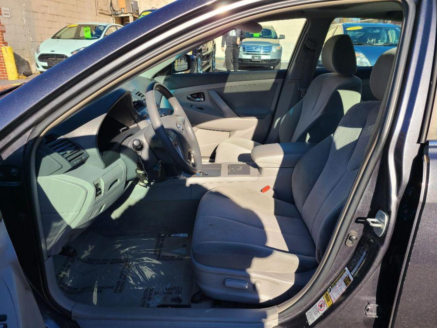 2010 GRAY TOYOTA CAMRY BASE (4T1BF3EK2AU) with an 2.5L engine, Automatic transmission, located at 117 North Cameron Street, Harrisburg, PA, 17101, (717) 963-8962, 40.267021, -76.875351 - WE FINANCE!!! Good Credit/ Bad Credit/ No Credit - ALL Trade-Ins Welcomed!!! ***Guaranteed Credit Approval*** APPLY ONLINE or CALL us TODAY ;) Internet Prices and Marketplace Prices are SPECIAL discounted ***CASH DEALS*** Retail Prices are higher. Please call us to discuss your cash and finan - Photo#12