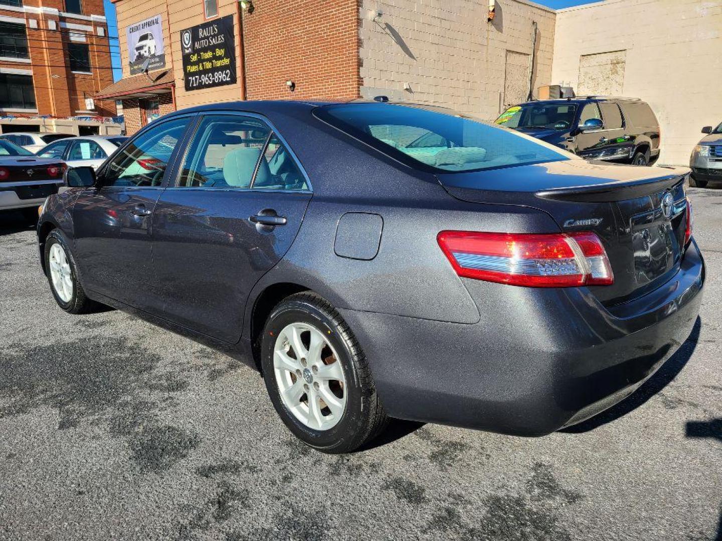 2010 GRAY TOYOTA CAMRY BASE (4T1BF3EK2AU) with an 2.5L engine, Automatic transmission, located at 117 North Cameron Street, Harrisburg, PA, 17101, (717) 963-8962, 40.267021, -76.875351 - WE FINANCE!!! Good Credit/ Bad Credit/ No Credit - ALL Trade-Ins Welcomed!!! ***Guaranteed Credit Approval*** APPLY ONLINE or CALL us TODAY ;) Internet Prices and Marketplace Prices are SPECIAL discounted ***CASH DEALS*** Retail Prices are higher. Please call us to discuss your cash and finan - Photo#2
