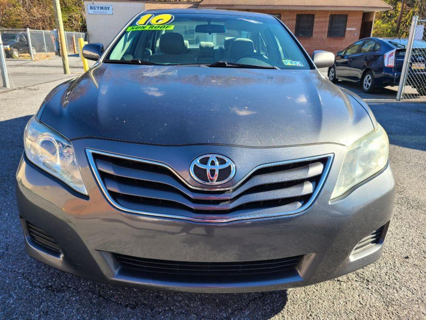 2010 GRAY TOYOTA CAMRY BASE (4T1BF3EK2AU) with an 2.5L engine, Automatic transmission, located at 117 North Cameron Street, Harrisburg, PA, 17101, (717) 963-8962, 40.267021, -76.875351 - WE FINANCE!!! Good Credit/ Bad Credit/ No Credit - ALL Trade-Ins Welcomed!!! ***Guaranteed Credit Approval*** APPLY ONLINE or CALL us TODAY ;) Internet Prices and Marketplace Prices are SPECIAL discounted ***CASH DEALS*** Retail Prices are higher. Please call us to discuss your cash and finan - Photo#7