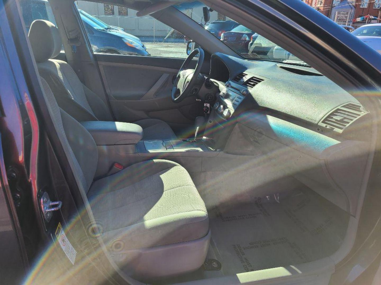 2010 GRAY TOYOTA CAMRY BASE (4T1BF3EK2AU) with an 2.5L engine, Automatic transmission, located at 117 North Cameron Street, Harrisburg, PA, 17101, (717) 963-8962, 40.267021, -76.875351 - WE FINANCE!!! Good Credit/ Bad Credit/ No Credit - ALL Trade-Ins Welcomed!!! ***Guaranteed Credit Approval*** APPLY ONLINE or CALL us TODAY ;) Internet Prices and Marketplace Prices are SPECIAL discounted ***CASH DEALS*** Retail Prices are higher. Please call us to discuss your cash and finan - Photo#8