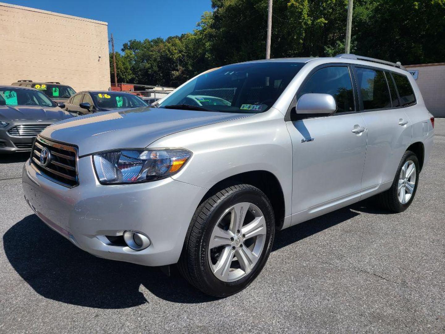 2010 SILVER TOYOTA HIGHLANDER SPORT (5TDEK3EH4AS) with an 3.5L engine, Automatic transmission, located at 7981 Paxton Street, Harrisburg, PA, 17111, (717) 561-2926, 40.261490, -76.749229 - WE FINANCE!!! Good Credit/ Bad Credit/ No Credit - ALL Trade-Ins Welcomed!!! ***Guaranteed Credit Approval*** APPLY ONLINE or CALL us TODAY ;) Please call us to discuss your cash and financing options. - Photo#0