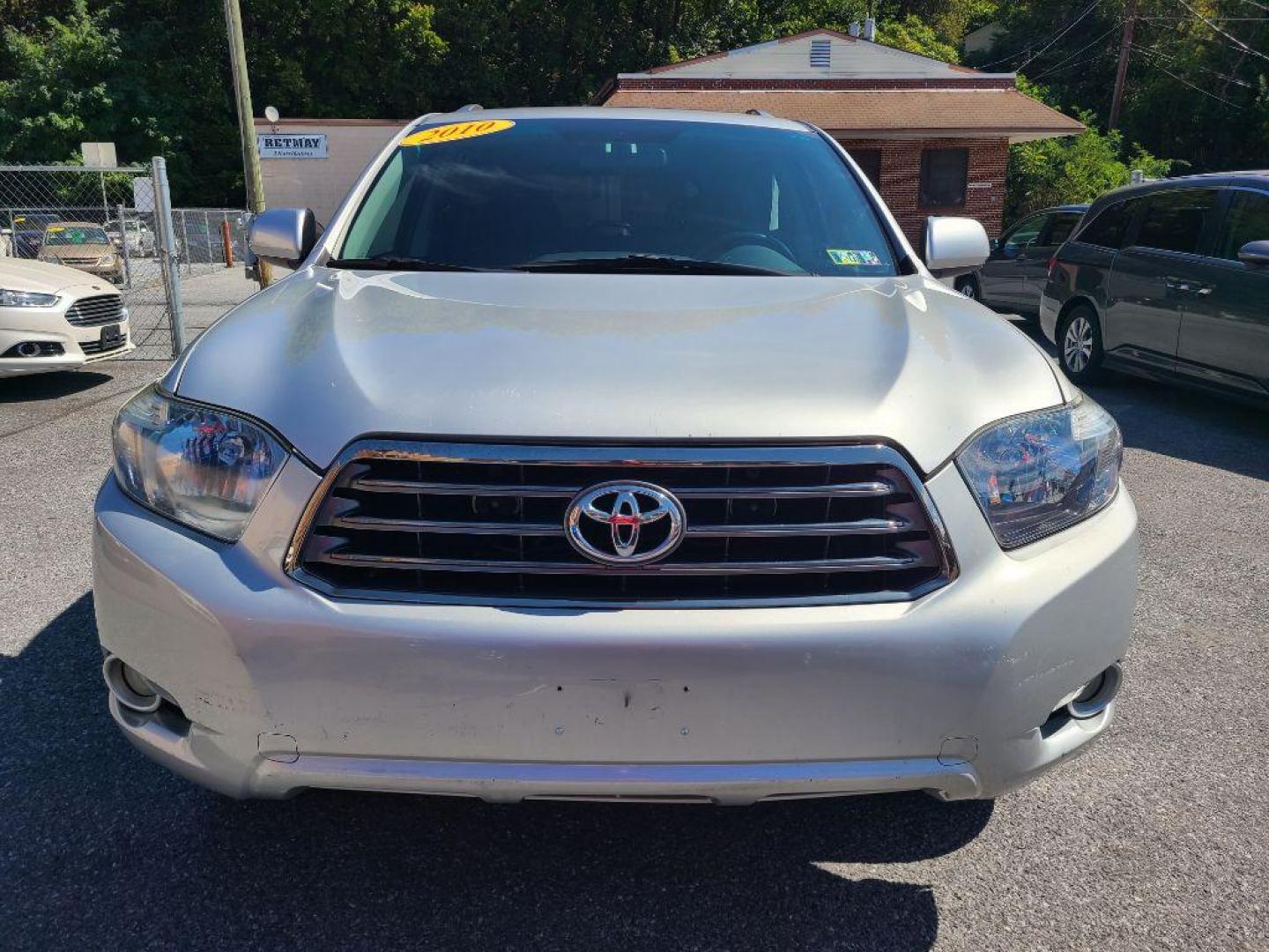 2010 SILVER TOYOTA HIGHLANDER SPORT (5TDEK3EH4AS) with an 3.5L engine, Automatic transmission, located at 7981 Paxton Street, Harrisburg, PA, 17111, (717) 561-2926, 40.261490, -76.749229 - WE FINANCE!!! Good Credit/ Bad Credit/ No Credit - ALL Trade-Ins Welcomed!!! ***Guaranteed Credit Approval*** APPLY ONLINE or CALL us TODAY ;) Please call us to discuss your cash and financing options. - Photo#7