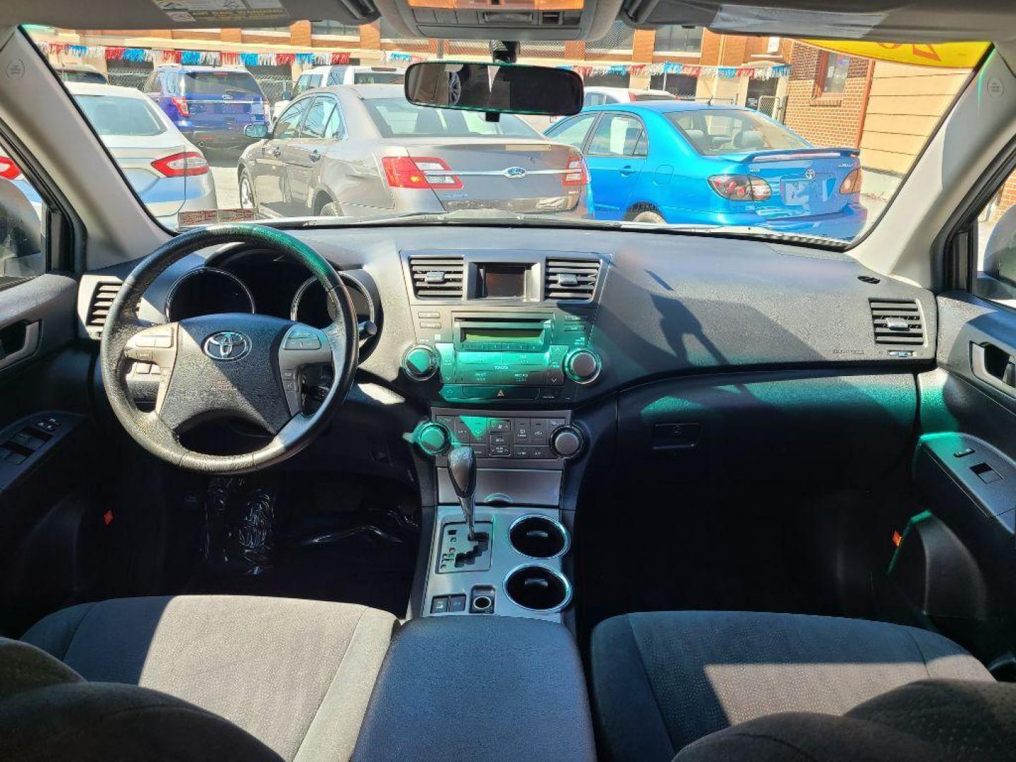 2010 SILVER TOYOTA HIGHLANDER SPORT (5TDEK3EH4AS) with an 3.5L engine, Automatic transmission, located at 7981 Paxton Street, Harrisburg, PA, 17111, (717) 561-2926, 40.261490, -76.749229 - WE FINANCE!!! Good Credit/ Bad Credit/ No Credit - ALL Trade-Ins Welcomed!!! ***Guaranteed Credit Approval*** APPLY ONLINE or CALL us TODAY ;) Please call us to discuss your cash and financing options. - Photo#10