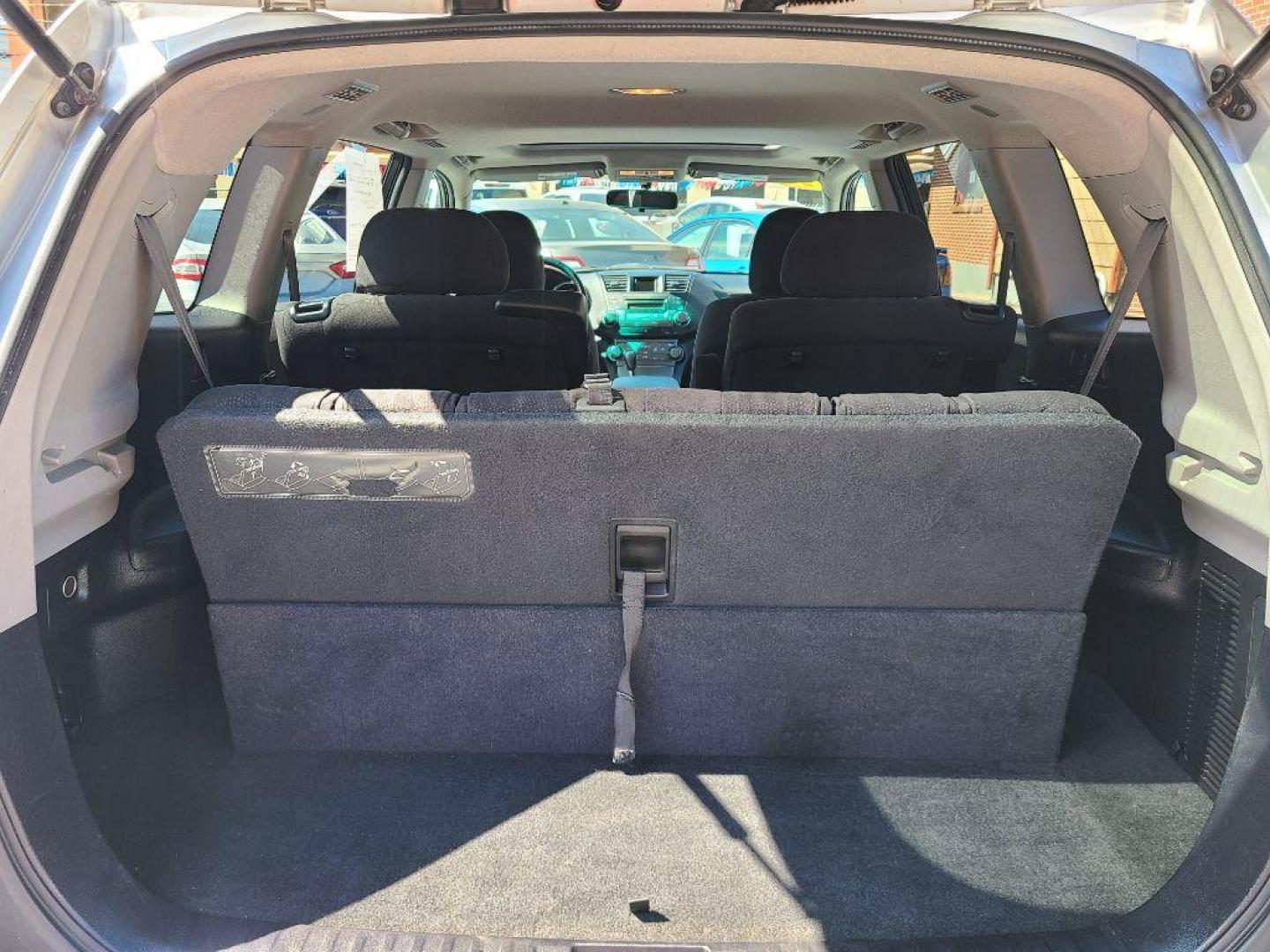 2010 SILVER TOYOTA HIGHLANDER SPORT (5TDEK3EH4AS) with an 3.5L engine, Automatic transmission, located at 7981 Paxton Street, Harrisburg, PA, 17111, (717) 561-2926, 40.261490, -76.749229 - WE FINANCE!!! Good Credit/ Bad Credit/ No Credit - ALL Trade-Ins Welcomed!!! ***Guaranteed Credit Approval*** APPLY ONLINE or CALL us TODAY ;) Please call us to discuss your cash and financing options. - Photo#13