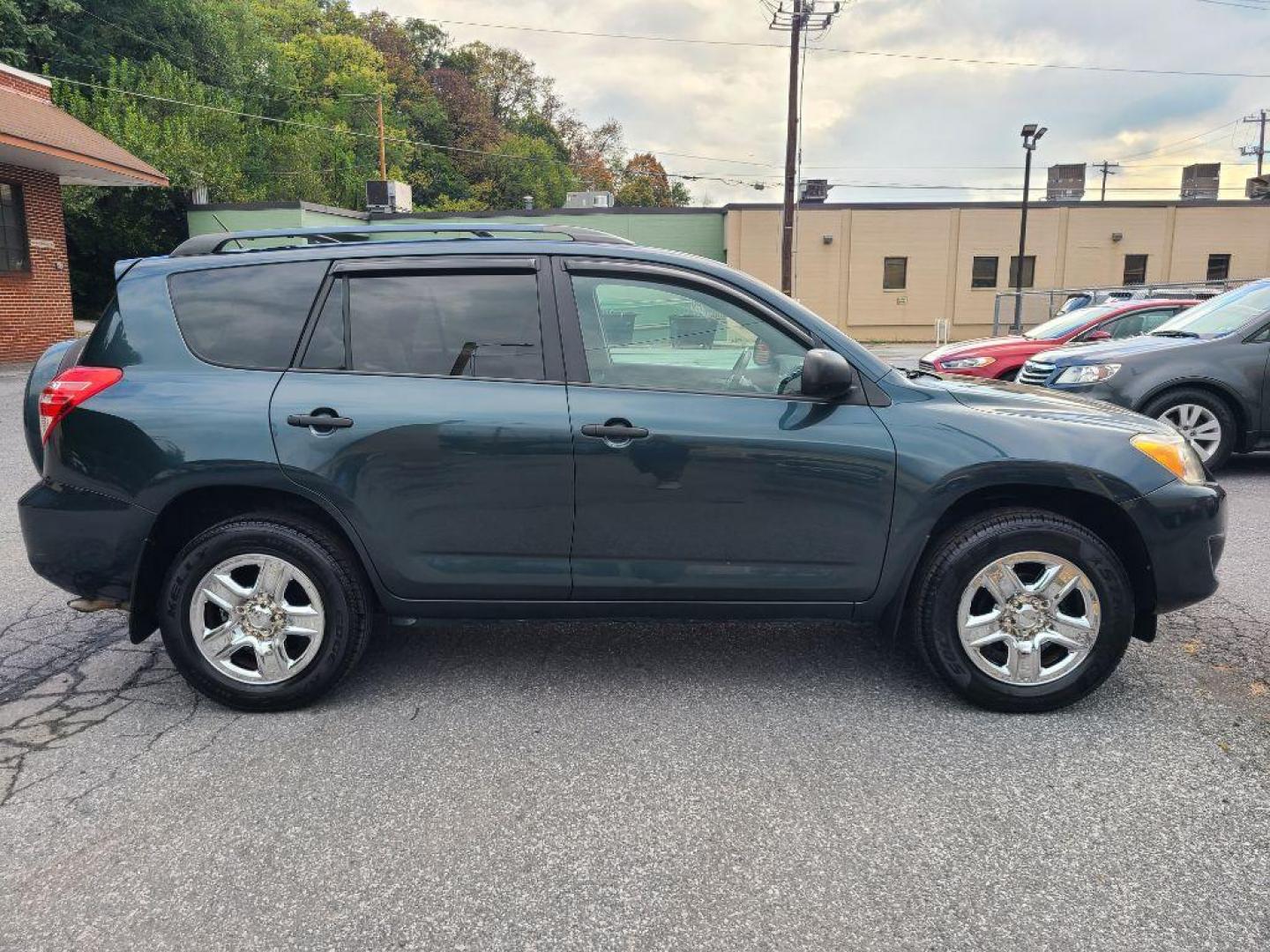 2010 BLACK TOYOTA RAV4 NATL (2T3BF4DV3AW) with an 2.5L engine, Automatic transmission, located at 7981 Paxton Street, Harrisburg, PA, 17111, (717) 561-2926, 40.261490, -76.749229 - WE FINANCE!!! Good Credit/ Bad Credit/ No Credit - ALL Trade-Ins Welcomed!!! ***Guaranteed Credit Approval*** APPLY ONLINE or CALL us TODAY ;) Internet Prices and Marketplace Prices are SPECIAL discounted ***CASH DEALS*** Retail Prices are higher. Please call us to discuss your cash and finan - Photo#5