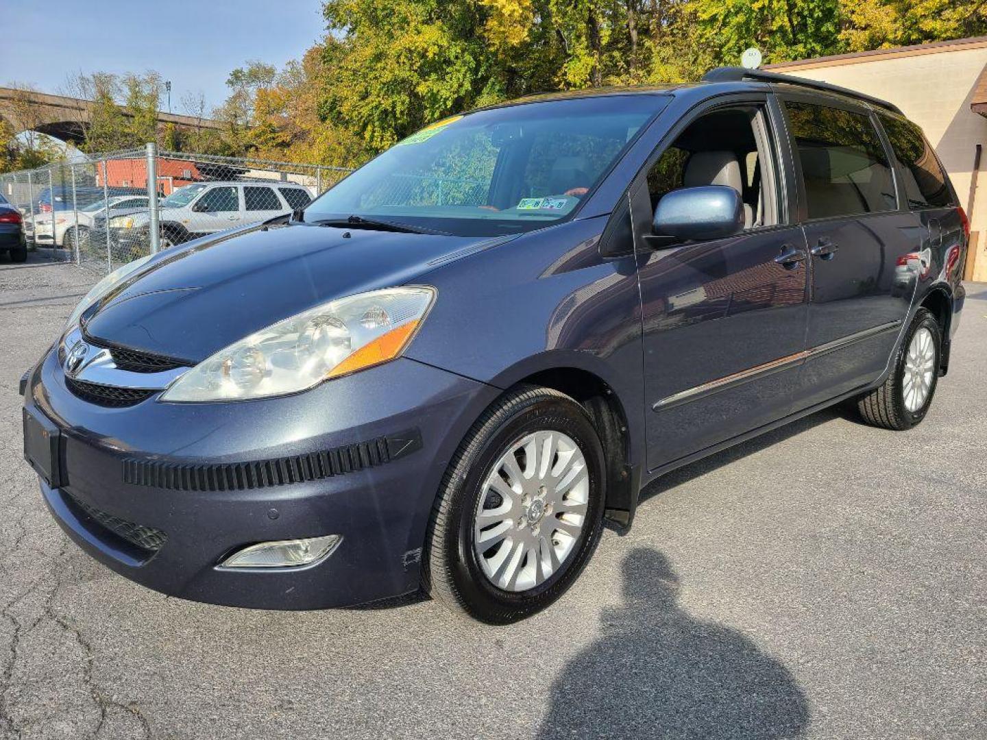 2010 GRAY TOYOTA SIENNA XLE LIMITED (5TDDK4CC1AS) with an 3.5L engine, Automatic transmission, located at 117 North Cameron Street, Harrisburg, PA, 17101, (717) 963-8962, 40.267021, -76.875351 - WE FINANCE!!! Good Credit/ Bad Credit/ No Credit - ALL Trade-Ins Welcomed!!! ***Guaranteed Credit Approval*** APPLY ONLINE or CALL us TODAY ;) Internet Prices and Marketplace Prices are SPECIAL discounted ***CASH DEALS*** Retail Prices are higher. Please call us to discuss your cash and finan - Photo#0