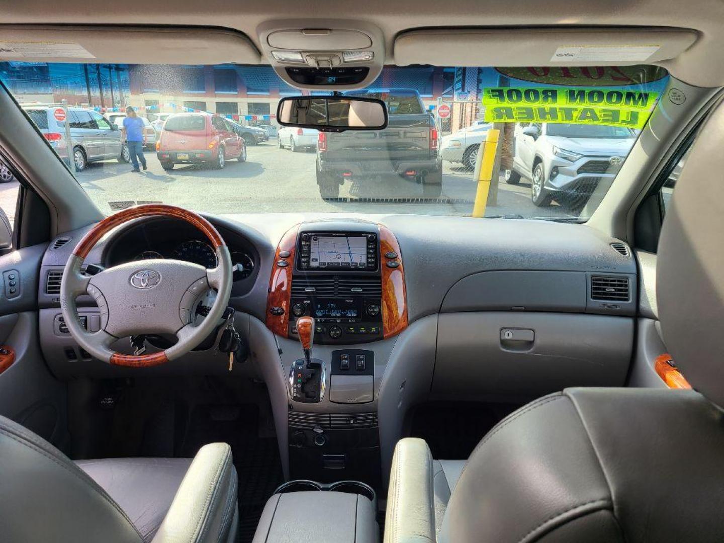 2010 GRAY TOYOTA SIENNA XLE LIMITED (5TDDK4CC1AS) with an 3.5L engine, Automatic transmission, located at 117 North Cameron Street, Harrisburg, PA, 17101, (717) 963-8962, 40.267021, -76.875351 - WE FINANCE!!! Good Credit/ Bad Credit/ No Credit - ALL Trade-Ins Welcomed!!! ***Guaranteed Credit Approval*** APPLY ONLINE or CALL us TODAY ;) Internet Prices and Marketplace Prices are SPECIAL discounted ***CASH DEALS*** Retail Prices are higher. Please call us to discuss your cash and finan - Photo#10