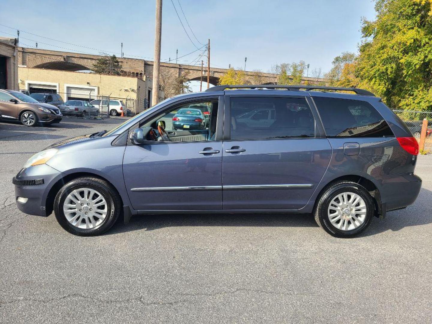2010 GRAY TOYOTA SIENNA XLE LIMITED (5TDDK4CC1AS) with an 3.5L engine, Automatic transmission, located at 117 North Cameron Street, Harrisburg, PA, 17101, (717) 963-8962, 40.267021, -76.875351 - WE FINANCE!!! Good Credit/ Bad Credit/ No Credit - ALL Trade-Ins Welcomed!!! ***Guaranteed Credit Approval*** APPLY ONLINE or CALL us TODAY ;) Internet Prices and Marketplace Prices are SPECIAL discounted ***CASH DEALS*** Retail Prices are higher. Please call us to discuss your cash and finan - Photo#1