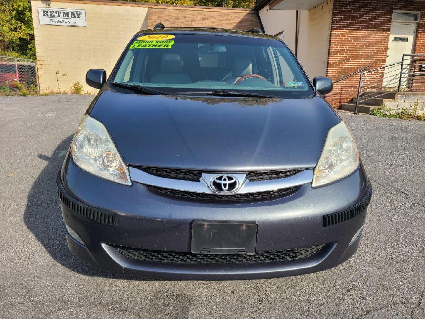 2010 GRAY TOYOTA SIENNA XLE LIMITED (5TDDK4CC1AS) with an 3.5L engine, Automatic transmission, located at 117 North Cameron Street, Harrisburg, PA, 17101, (717) 963-8962, 40.267021, -76.875351 - WE FINANCE!!! Good Credit/ Bad Credit/ No Credit - ALL Trade-Ins Welcomed!!! ***Guaranteed Credit Approval*** APPLY ONLINE or CALL us TODAY ;) Internet Prices and Marketplace Prices are SPECIAL discounted ***CASH DEALS*** Retail Prices are higher. Please call us to discuss your cash and finan - Photo#7