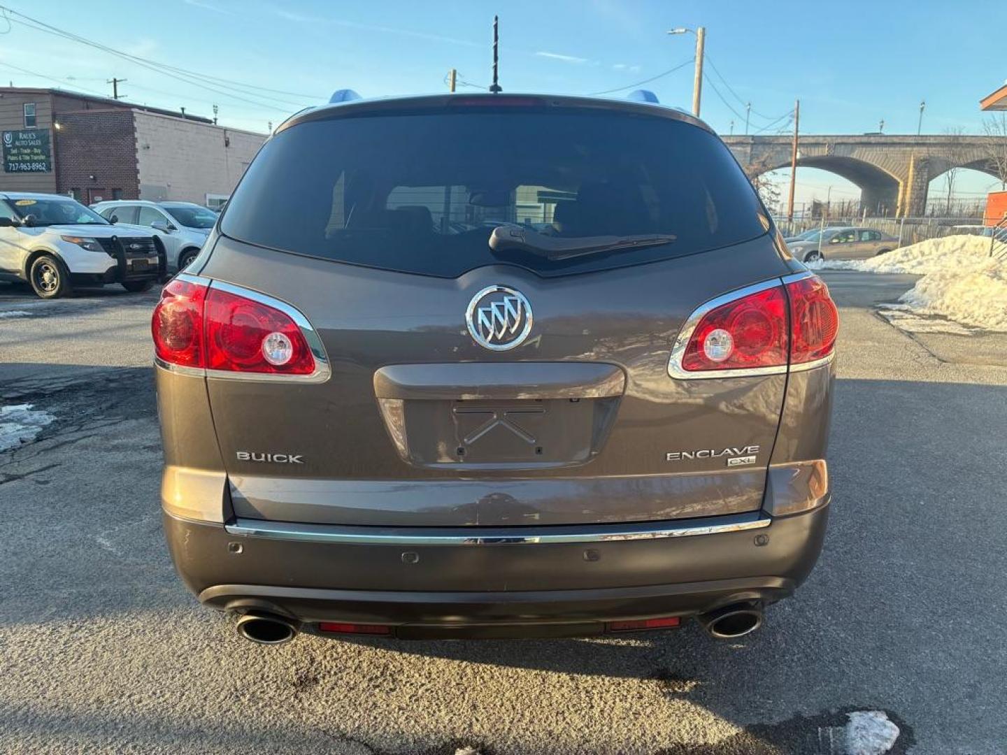 2011 BROWN BUICK ENCLAVE CXL (5GAKRBED7BJ) with an 3.6L engine, Automatic transmission, located at 117 North Cameron Street, Harrisburg, PA, 17101, (717) 963-8962, 40.267021, -76.875351 - WE FINANCE!!! Good Credit/ Challenged Credit/ No Credit - ALL Trade-Ins Welcomed!!! APPLY ONLINE or CALL us TODAY ;) Please call us to discuss your cash and/or financing options. - Photo#3