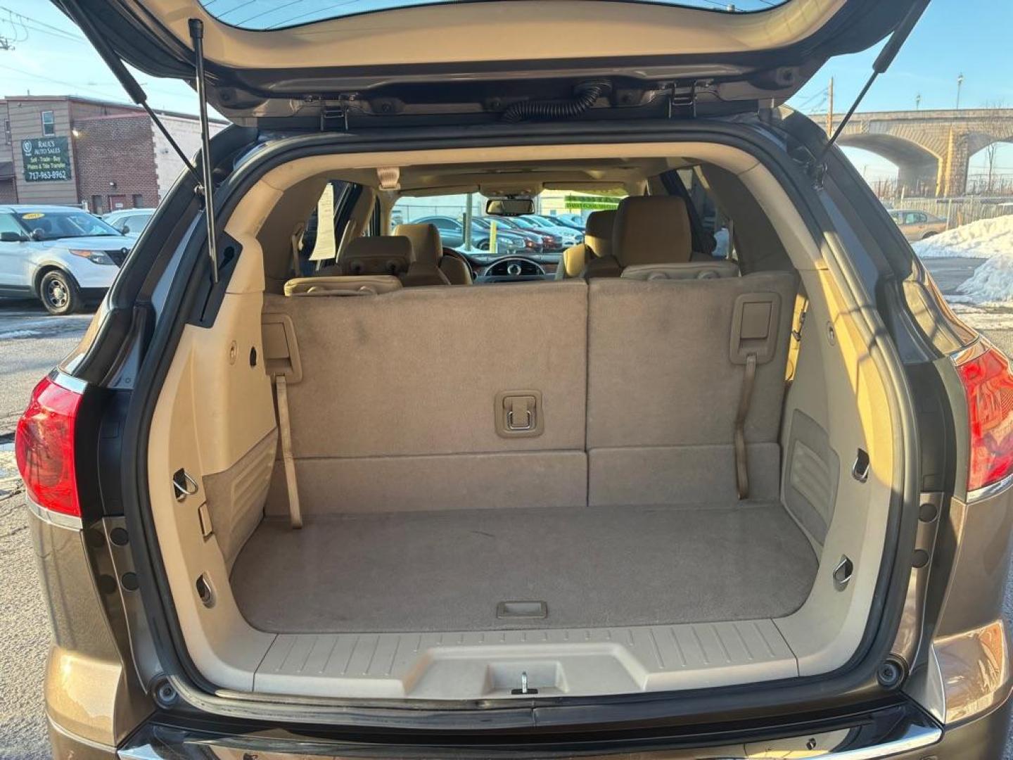 2011 BROWN BUICK ENCLAVE CXL (5GAKRBED7BJ) with an 3.6L engine, Automatic transmission, located at 117 North Cameron Street, Harrisburg, PA, 17101, (717) 963-8962, 40.267021, -76.875351 - WE FINANCE!!! Good Credit/ Challenged Credit/ No Credit - ALL Trade-Ins Welcomed!!! APPLY ONLINE or CALL us TODAY ;) Please call us to discuss your cash and/or financing options. - Photo#11