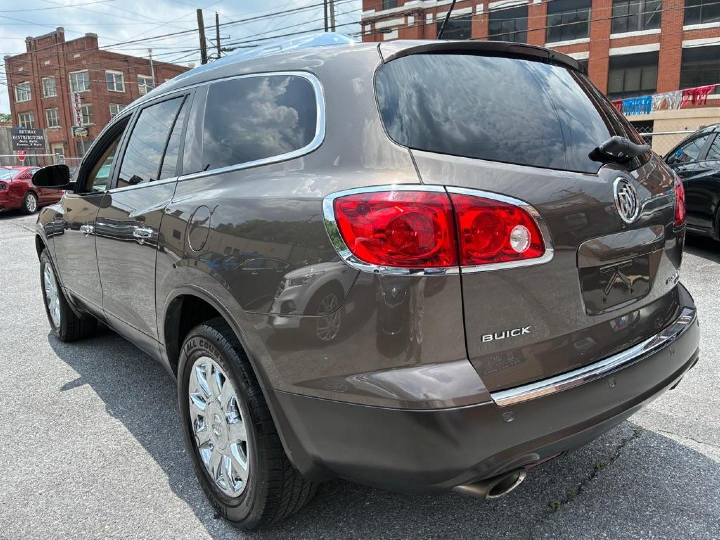 2011 BROWN BUICK ENCLAVE CXL (5GAKRBED7BJ) with an 3.6L engine, Automatic transmission, located at 117 North Cameron Street, Harrisburg, PA, 17101, (717) 963-8962, 40.267021, -76.875351 - WE FINANCE!!! Good Credit/ Challenged Credit/ No Credit - ALL Trade-Ins Welcomed!!! APPLY ONLINE or CALL us TODAY ;) Please call us to discuss your cash and/or financing options. - Photo#2
