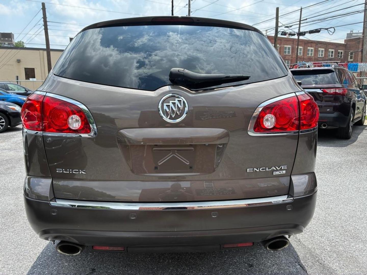 2011 BROWN BUICK ENCLAVE CXL (5GAKRBED7BJ) with an 3.6L engine, Automatic transmission, located at 117 North Cameron Street, Harrisburg, PA, 17101, (717) 963-8962, 40.267021, -76.875351 - WE FINANCE!!! Good Credit/ Challenged Credit/ No Credit - ALL Trade-Ins Welcomed!!! APPLY ONLINE or CALL us TODAY ;) Please call us to discuss your cash and/or financing options. - Photo#3