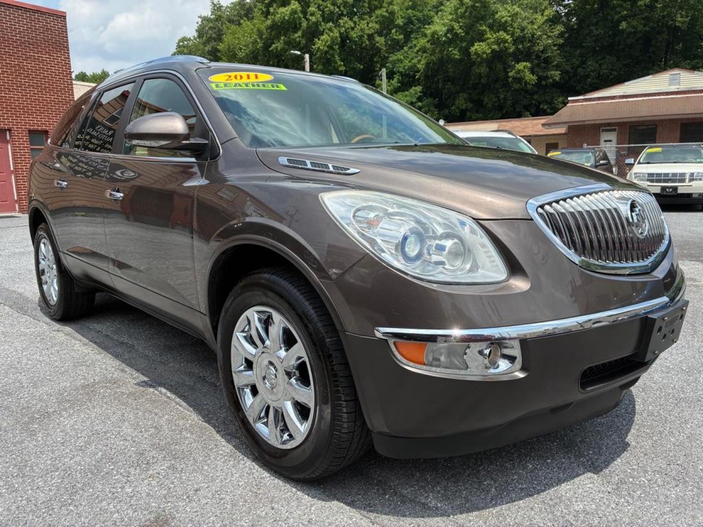 2011 BROWN BUICK ENCLAVE CXL (5GAKRBED7BJ) with an 3.6L engine, Automatic transmission, located at 117 North Cameron Street, Harrisburg, PA, 17101, (717) 963-8962, 40.267021, -76.875351 - WE FINANCE!!! Good Credit/ Challenged Credit/ No Credit - ALL Trade-Ins Welcomed!!! APPLY ONLINE or CALL us TODAY ;) Please call us to discuss your cash and/or financing options. - Photo#6