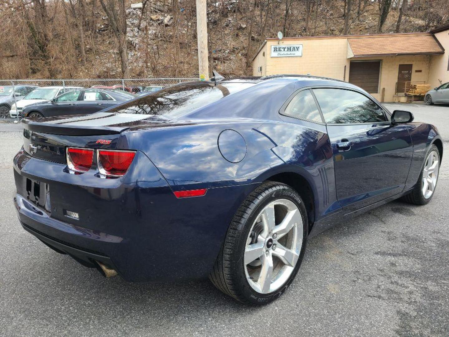 2011 BLUE CHEVROLET CAMARO RS (2G1FF1ED4B9) with an 3.6L engine, 6-Speed Manual transmission, located at 117 North Cameron Street, Harrisburg, PA, 17101, (717) 963-8962, 40.267021, -76.875351 - Photo#4