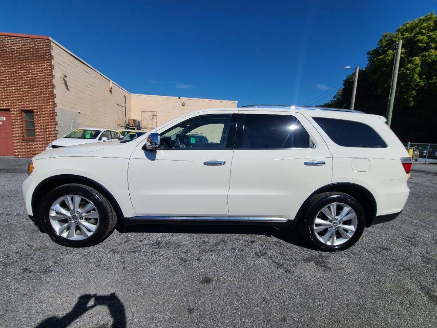 2011 WHITE DODGE DURANGO CREW (1D4RE4GG5BC) with an 3.6L engine, Automatic transmission, located at 117 North Cameron Street, Harrisburg, PA, 17101, (717) 963-8962, 40.267021, -76.875351 - WE FINANCE!!! Good Credit/ Bad Credit/ No Credit - ALL Trade-Ins Welcomed!!! ***Guaranteed Credit Approval*** APPLY ONLINE or CALL us TODAY ;) Internet Prices and Marketplace Prices are SPECIAL discounted ***CASH DEALS*** Retail Prices are higher. Please call us to discuss your cash and finan - Photo#1