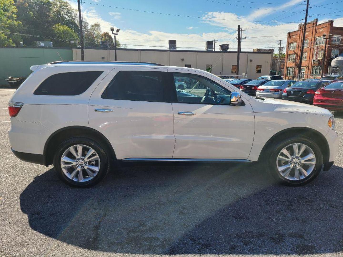 2011 WHITE DODGE DURANGO CREW (1D4RE4GG5BC) with an 3.6L engine, Automatic transmission, located at 117 North Cameron Street, Harrisburg, PA, 17101, (717) 963-8962, 40.267021, -76.875351 - WE FINANCE!!! Good Credit/ Bad Credit/ No Credit - ALL Trade-Ins Welcomed!!! ***Guaranteed Credit Approval*** APPLY ONLINE or CALL us TODAY ;) Internet Prices and Marketplace Prices are SPECIAL discounted ***CASH DEALS*** Retail Prices are higher. Please call us to discuss your cash and finan - Photo#5