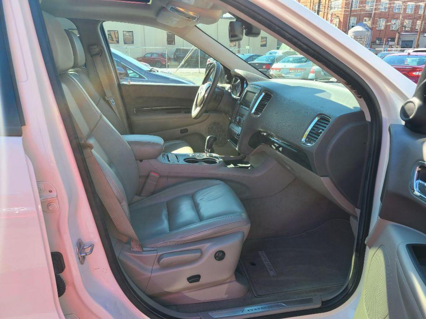 2011 WHITE DODGE DURANGO CREW (1D4RE4GG5BC) with an 3.6L engine, Automatic transmission, located at 117 North Cameron Street, Harrisburg, PA, 17101, (717) 963-8962, 40.267021, -76.875351 - WE FINANCE!!! Good Credit/ Bad Credit/ No Credit - ALL Trade-Ins Welcomed!!! ***Guaranteed Credit Approval*** APPLY ONLINE or CALL us TODAY ;) Internet Prices and Marketplace Prices are SPECIAL discounted ***CASH DEALS*** Retail Prices are higher. Please call us to discuss your cash and finan - Photo#9