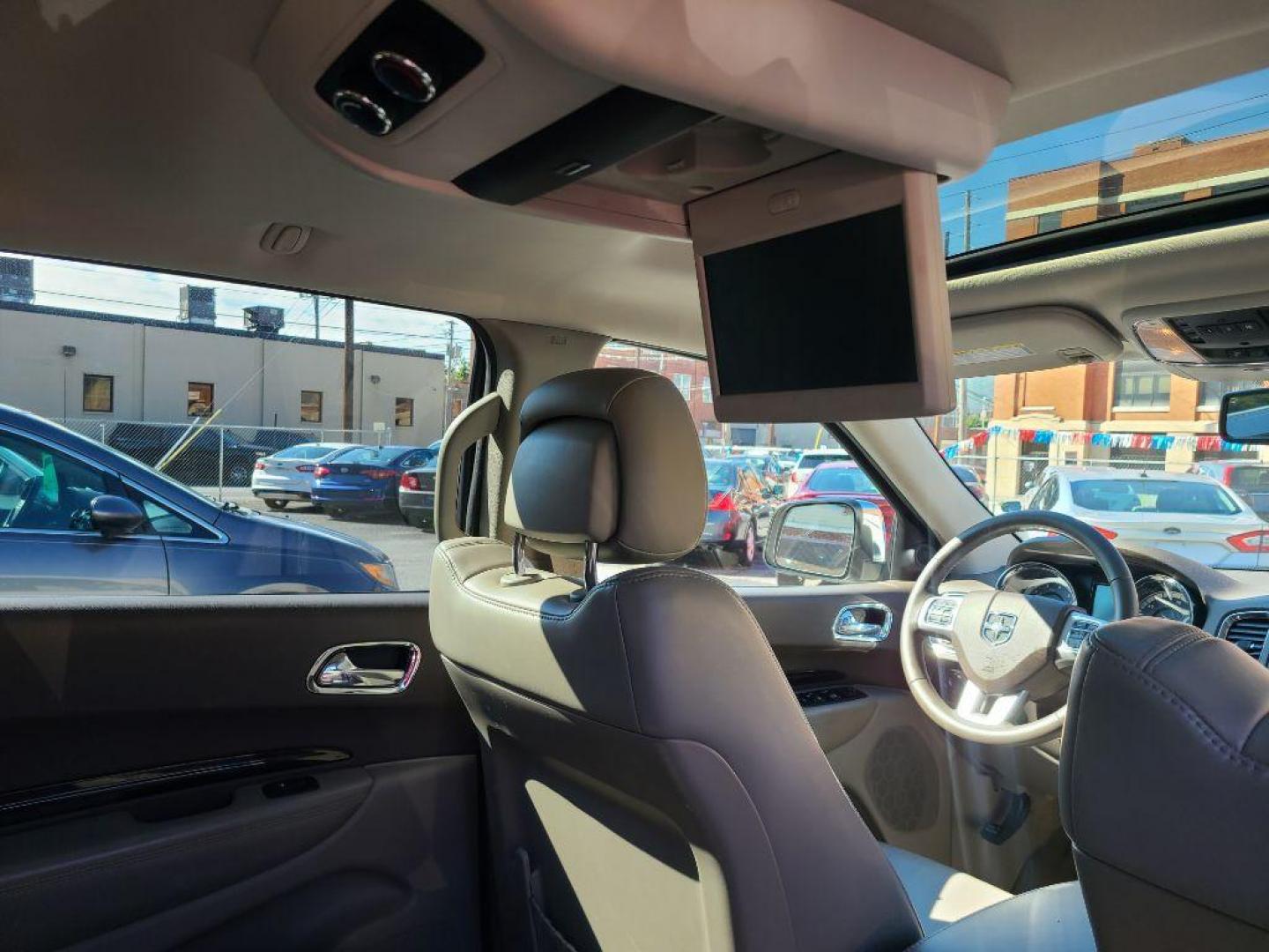 2011 WHITE DODGE DURANGO CREW (1D4RE4GG5BC) with an 3.6L engine, Automatic transmission, located at 117 North Cameron Street, Harrisburg, PA, 17101, (717) 963-8962, 40.267021, -76.875351 - WE FINANCE!!! Good Credit/ Bad Credit/ No Credit - ALL Trade-Ins Welcomed!!! ***Guaranteed Credit Approval*** APPLY ONLINE or CALL us TODAY ;) Internet Prices and Marketplace Prices are SPECIAL discounted ***CASH DEALS*** Retail Prices are higher. Please call us to discuss your cash and finan - Photo#10