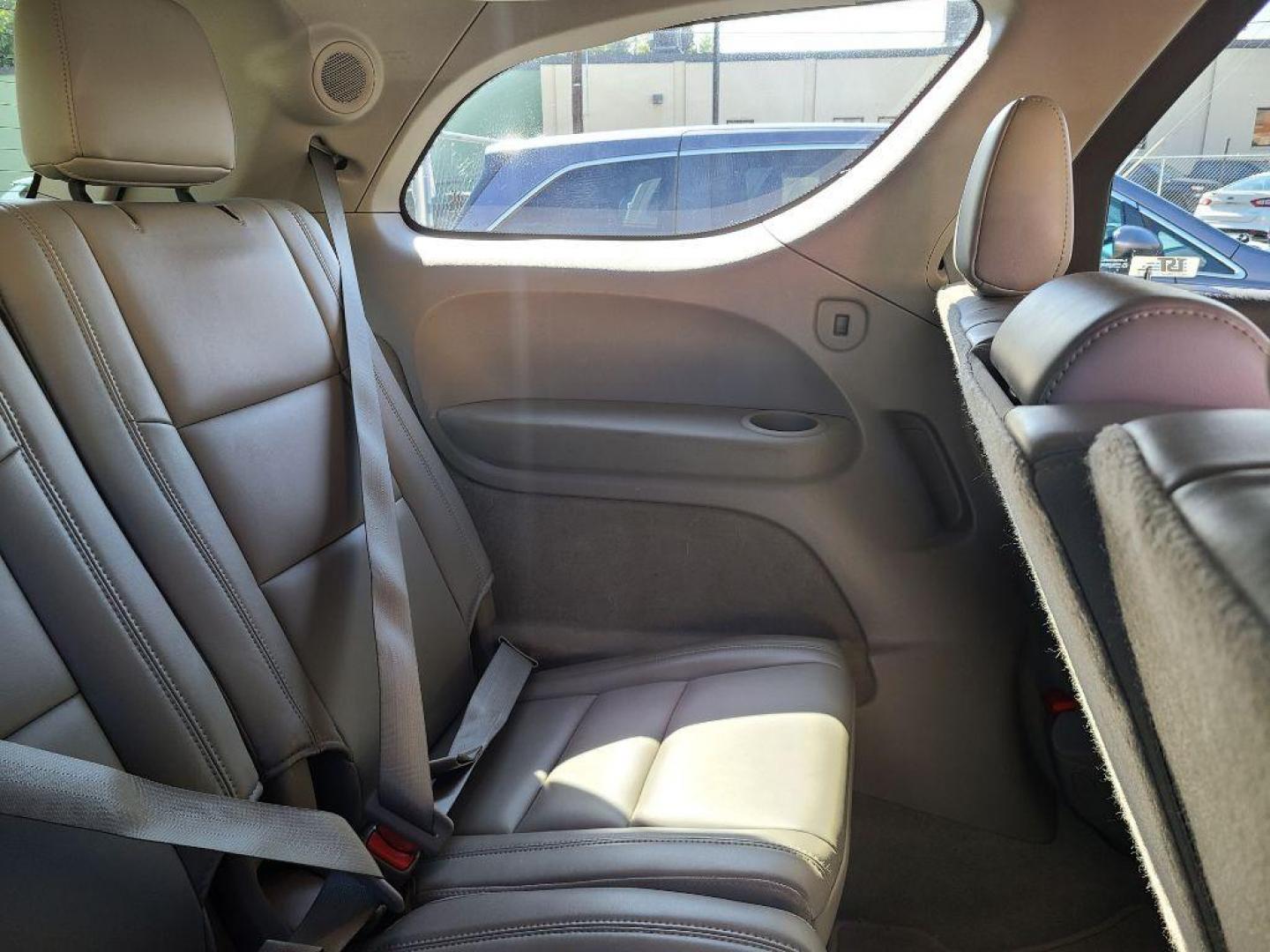 2011 WHITE DODGE DURANGO CREW (1D4RE4GG5BC) with an 3.6L engine, Automatic transmission, located at 117 North Cameron Street, Harrisburg, PA, 17101, (717) 963-8962, 40.267021, -76.875351 - WE FINANCE!!! Good Credit/ Bad Credit/ No Credit - ALL Trade-Ins Welcomed!!! ***Guaranteed Credit Approval*** APPLY ONLINE or CALL us TODAY ;) Internet Prices and Marketplace Prices are SPECIAL discounted ***CASH DEALS*** Retail Prices are higher. Please call us to discuss your cash and finan - Photo#11