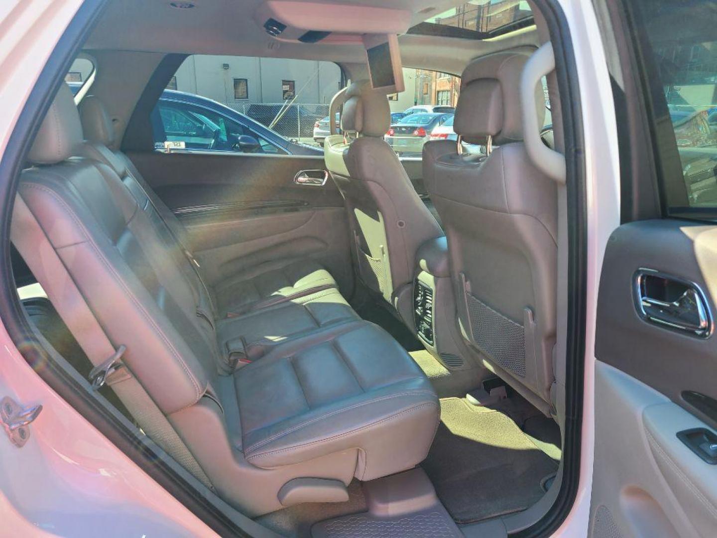 2011 WHITE DODGE DURANGO CREW (1D4RE4GG5BC) with an 3.6L engine, Automatic transmission, located at 117 North Cameron Street, Harrisburg, PA, 17101, (717) 963-8962, 40.267021, -76.875351 - WE FINANCE!!! Good Credit/ Bad Credit/ No Credit - ALL Trade-Ins Welcomed!!! ***Guaranteed Credit Approval*** APPLY ONLINE or CALL us TODAY ;) Internet Prices and Marketplace Prices are SPECIAL discounted ***CASH DEALS*** Retail Prices are higher. Please call us to discuss your cash and finan - Photo#12