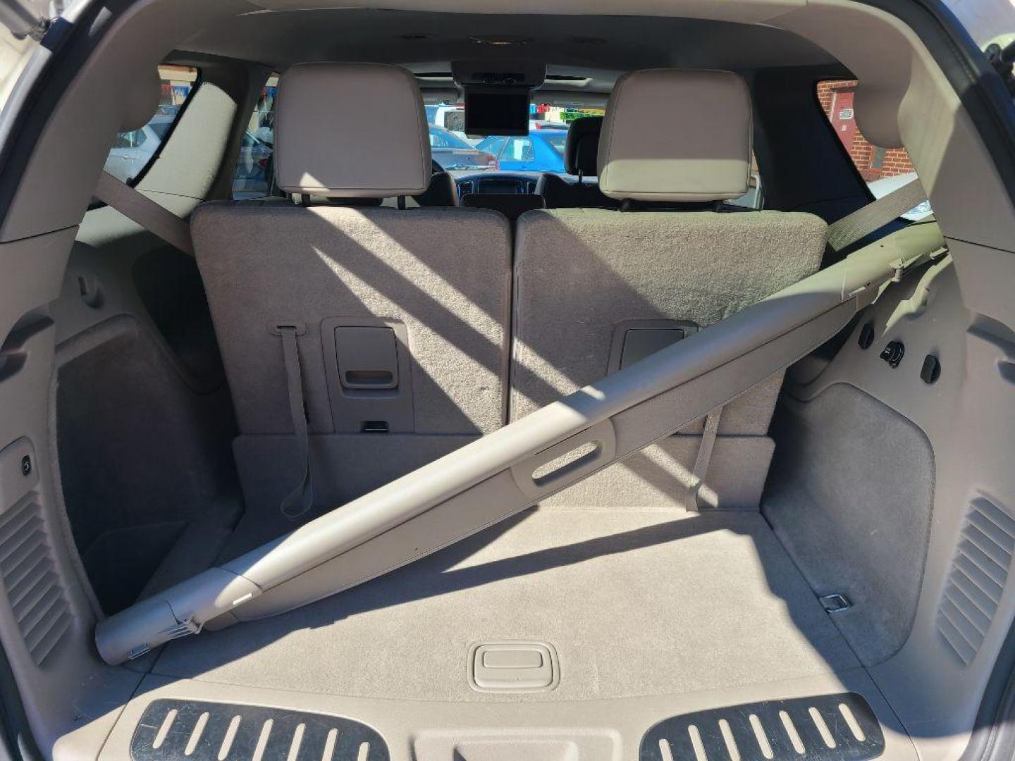 2011 WHITE DODGE DURANGO CREW (1D4RE4GG5BC) with an 3.6L engine, Automatic transmission, located at 117 North Cameron Street, Harrisburg, PA, 17101, (717) 963-8962, 40.267021, -76.875351 - WE FINANCE!!! Good Credit/ Bad Credit/ No Credit - ALL Trade-Ins Welcomed!!! ***Guaranteed Credit Approval*** APPLY ONLINE or CALL us TODAY ;) Internet Prices and Marketplace Prices are SPECIAL discounted ***CASH DEALS*** Retail Prices are higher. Please call us to discuss your cash and finan - Photo#13