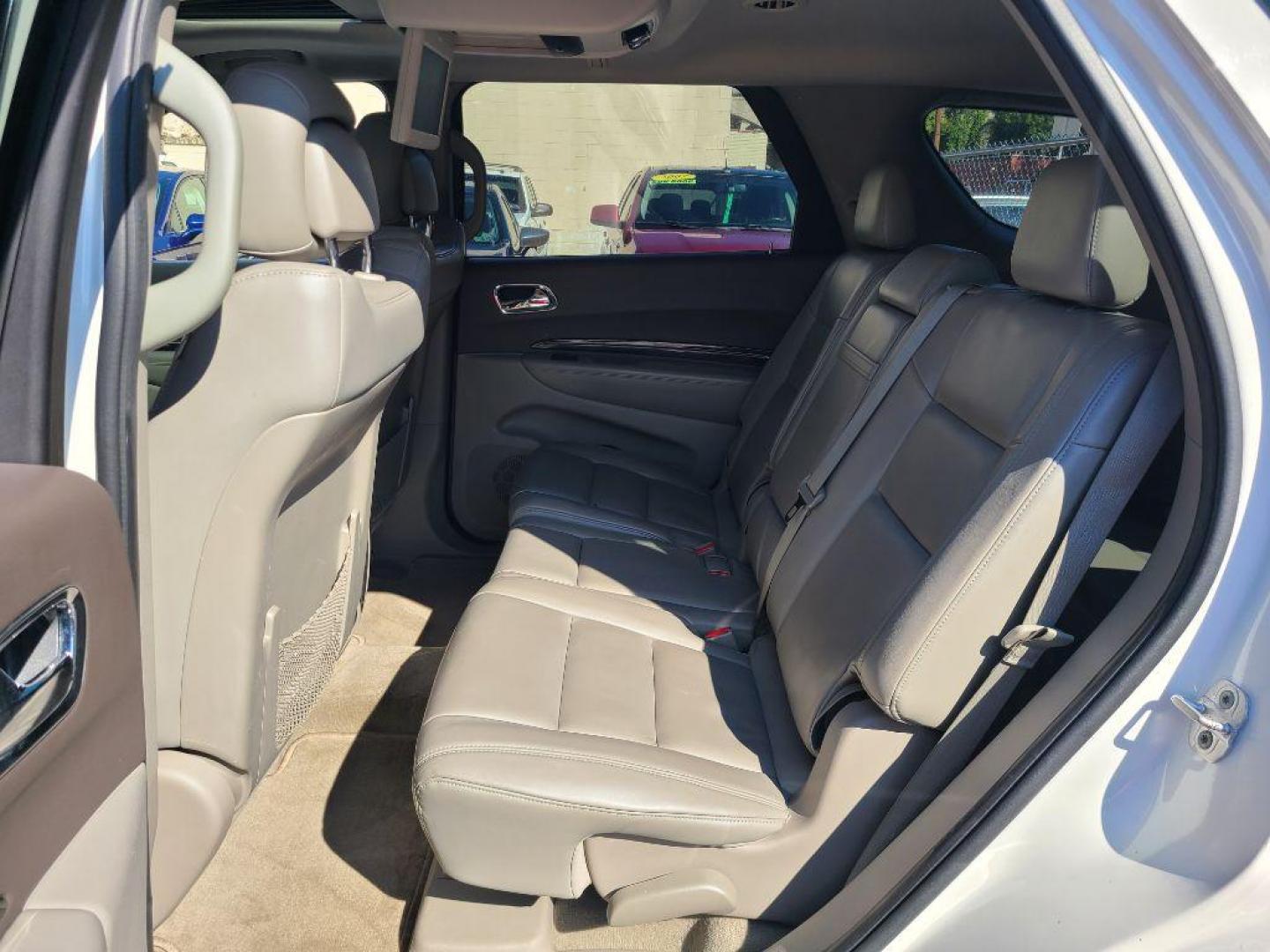 2011 WHITE DODGE DURANGO CREW (1D4RE4GG5BC) with an 3.6L engine, Automatic transmission, located at 117 North Cameron Street, Harrisburg, PA, 17101, (717) 963-8962, 40.267021, -76.875351 - WE FINANCE!!! Good Credit/ Bad Credit/ No Credit - ALL Trade-Ins Welcomed!!! ***Guaranteed Credit Approval*** APPLY ONLINE or CALL us TODAY ;) Internet Prices and Marketplace Prices are SPECIAL discounted ***CASH DEALS*** Retail Prices are higher. Please call us to discuss your cash and finan - Photo#15