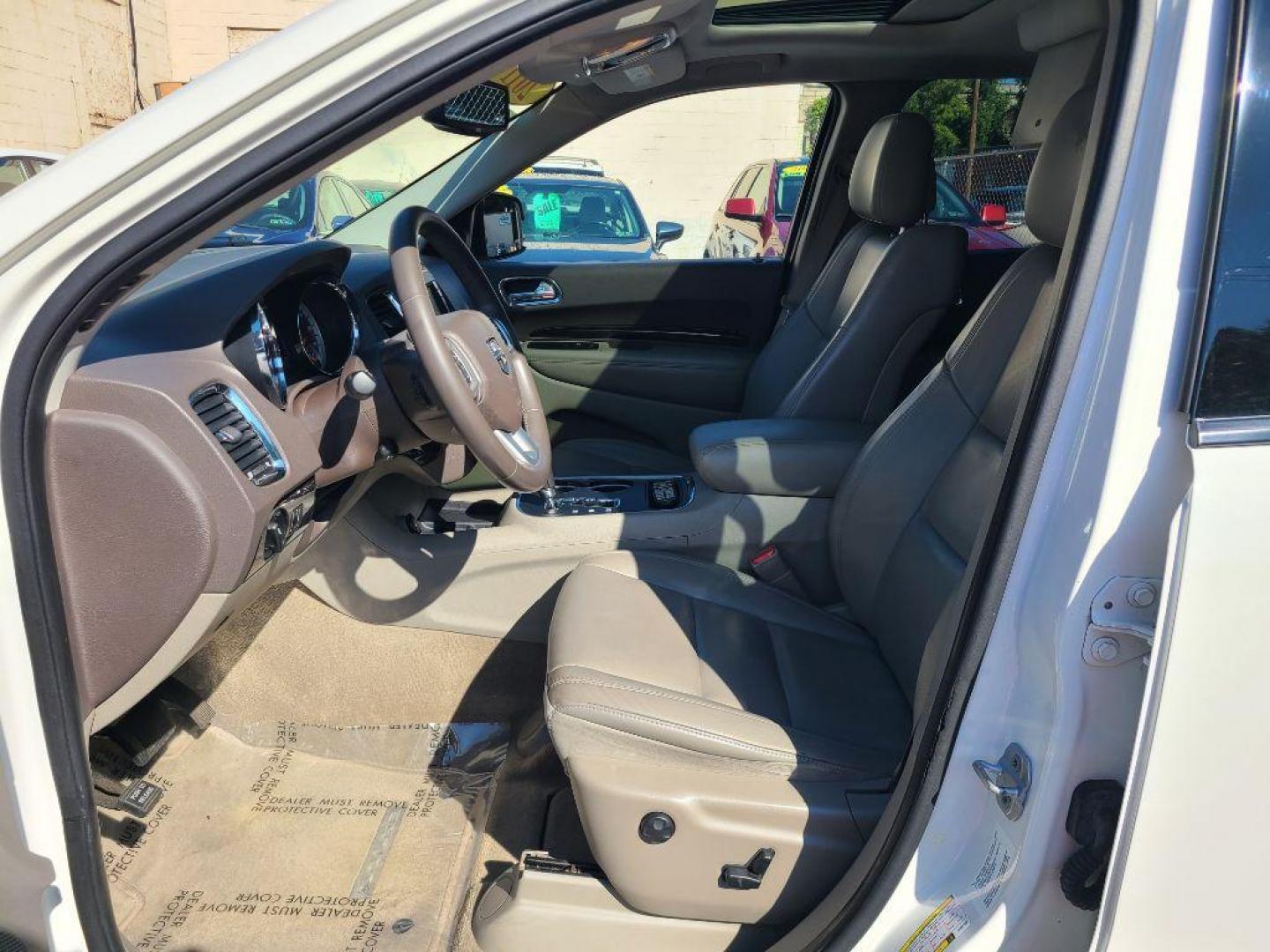 2011 WHITE DODGE DURANGO CREW (1D4RE4GG5BC) with an 3.6L engine, Automatic transmission, located at 117 North Cameron Street, Harrisburg, PA, 17101, (717) 963-8962, 40.267021, -76.875351 - WE FINANCE!!! Good Credit/ Bad Credit/ No Credit - ALL Trade-Ins Welcomed!!! ***Guaranteed Credit Approval*** APPLY ONLINE or CALL us TODAY ;) Internet Prices and Marketplace Prices are SPECIAL discounted ***CASH DEALS*** Retail Prices are higher. Please call us to discuss your cash and finan - Photo#16