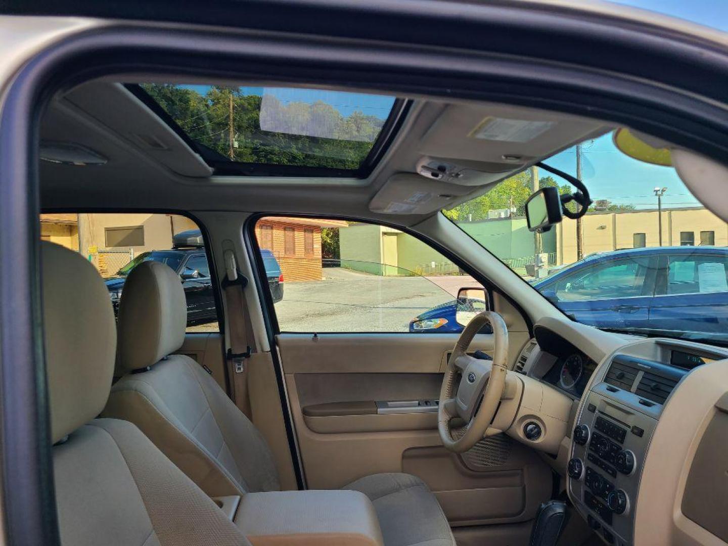 2011 GOLD FORD ESCAPE XLT (1FMCU0D75BK) with an 2.5L engine, Automatic transmission, located at 117 North Cameron Street, Harrisburg, PA, 17101, (717) 963-8962, 40.267021, -76.875351 - WE FINANCE!!! Good Credit/ Bad Credit/ No Credit - ALL Trade-Ins Welcomed!!! ***Guaranteed Credit Approval*** APPLY ONLINE or CALL us TODAY ;) Internet Prices and Marketplace Prices are SPECIAL discounted ***CASH DEALS*** Retail Prices are higher. Please call us to discuss your cash and finan - Photo#9