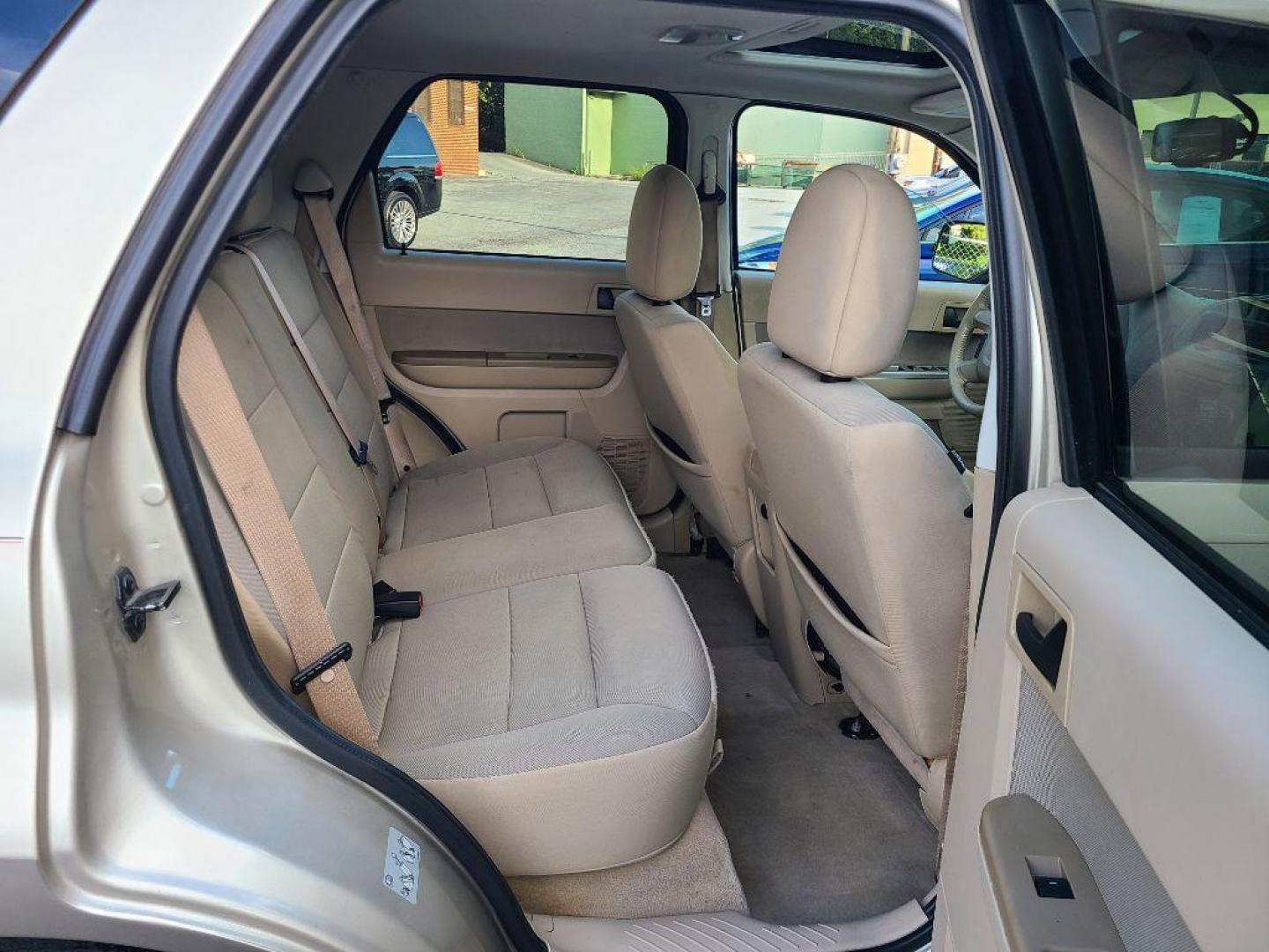 2011 GOLD FORD ESCAPE XLT (1FMCU0D75BK) with an 2.5L engine, Automatic transmission, located at 117 North Cameron Street, Harrisburg, PA, 17101, (717) 963-8962, 40.267021, -76.875351 - WE FINANCE!!! Good Credit/ Bad Credit/ No Credit - ALL Trade-Ins Welcomed!!! ***Guaranteed Credit Approval*** APPLY ONLINE or CALL us TODAY ;) Internet Prices and Marketplace Prices are SPECIAL discounted ***CASH DEALS*** Retail Prices are higher. Please call us to discuss your cash and finan - Photo#11