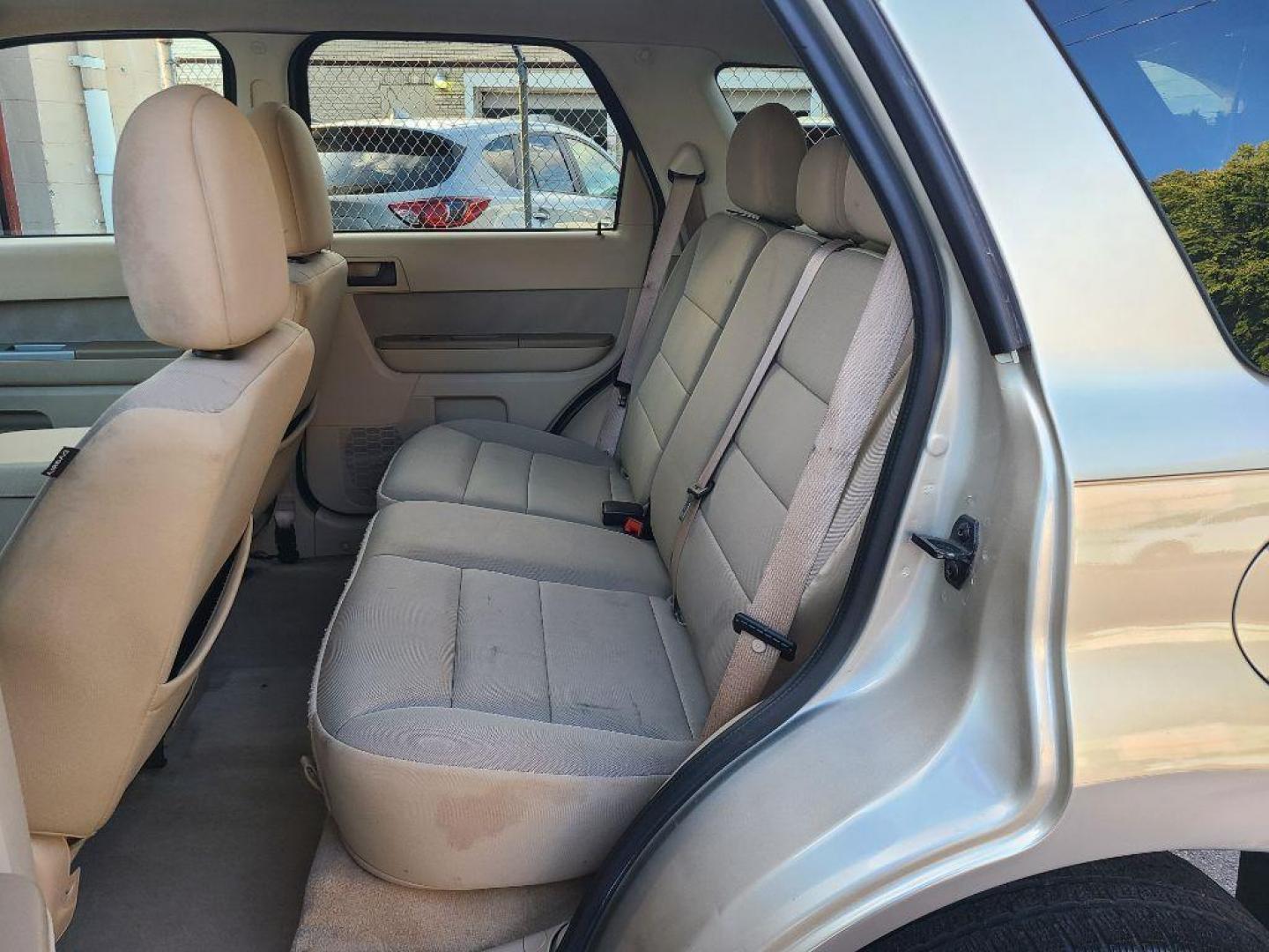2011 GOLD FORD ESCAPE XLT (1FMCU0D75BK) with an 2.5L engine, Automatic transmission, located at 117 North Cameron Street, Harrisburg, PA, 17101, (717) 963-8962, 40.267021, -76.875351 - WE FINANCE!!! Good Credit/ Bad Credit/ No Credit - ALL Trade-Ins Welcomed!!! ***Guaranteed Credit Approval*** APPLY ONLINE or CALL us TODAY ;) Internet Prices and Marketplace Prices are SPECIAL discounted ***CASH DEALS*** Retail Prices are higher. Please call us to discuss your cash and finan - Photo#14